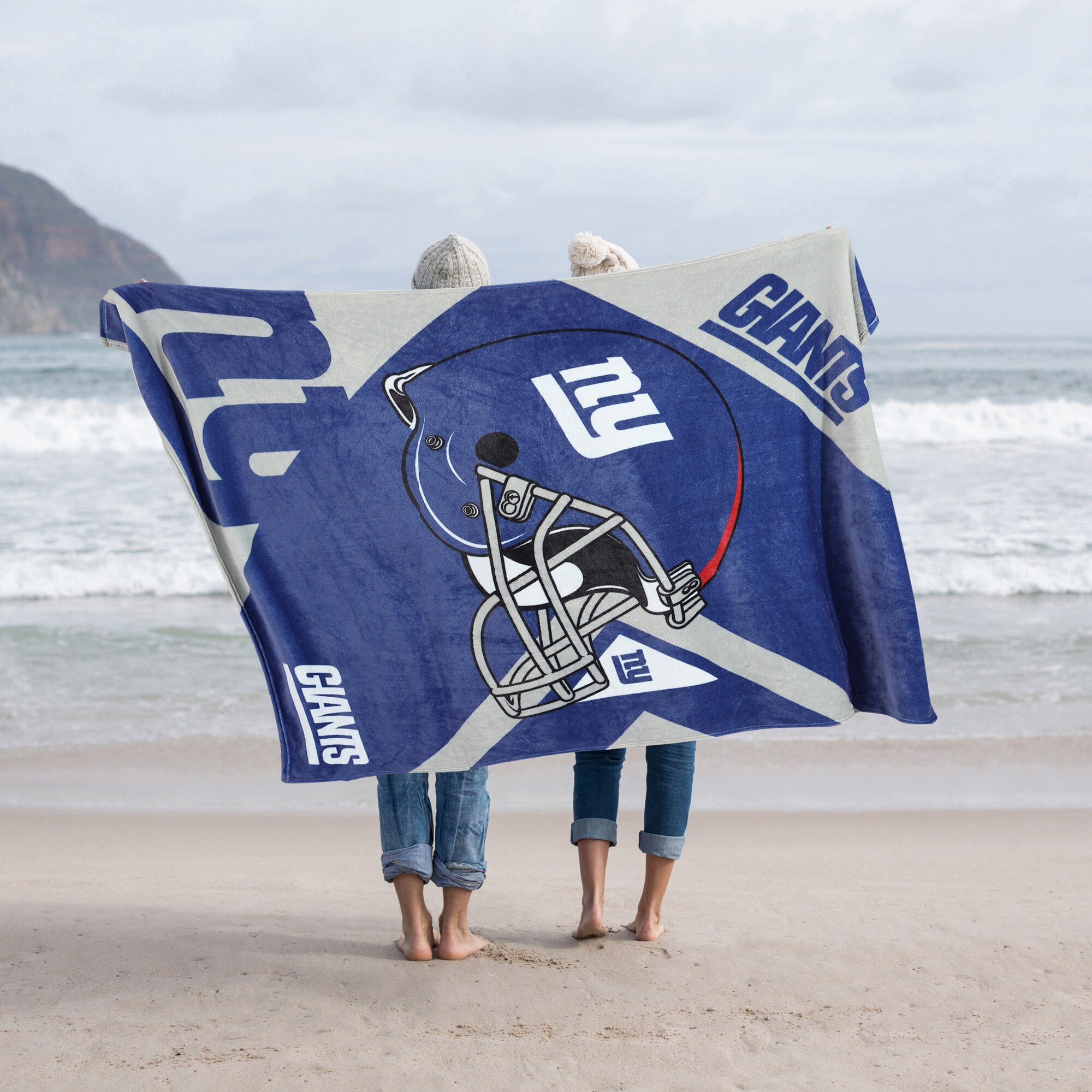 Cathay Sports New York Giants Dark Blue/Silver 60-in x 80-in Throw in the  Blankets & Throws department at