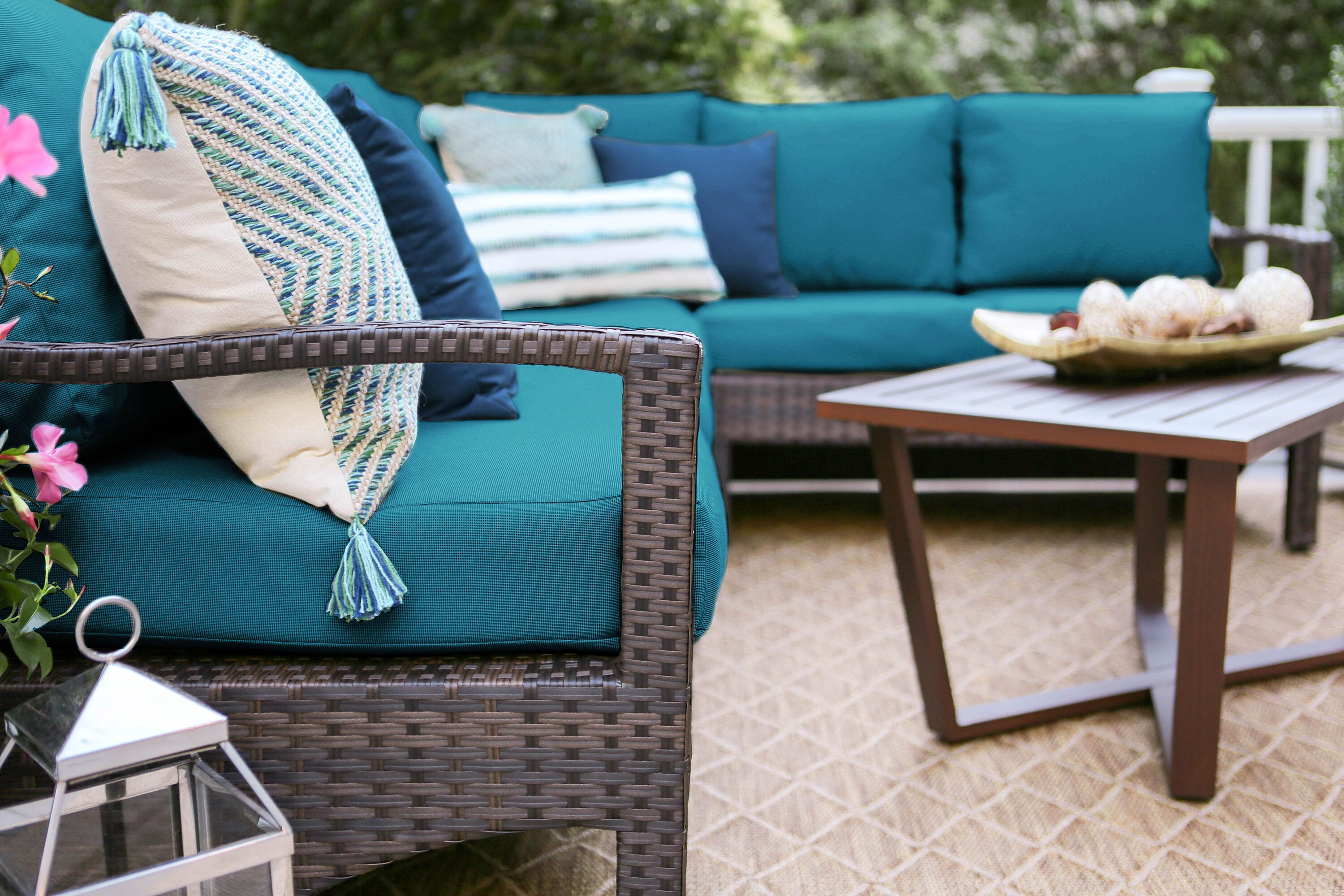 Leisure Made 437409-PEA Patio-Sofas-Daybeds - View #2