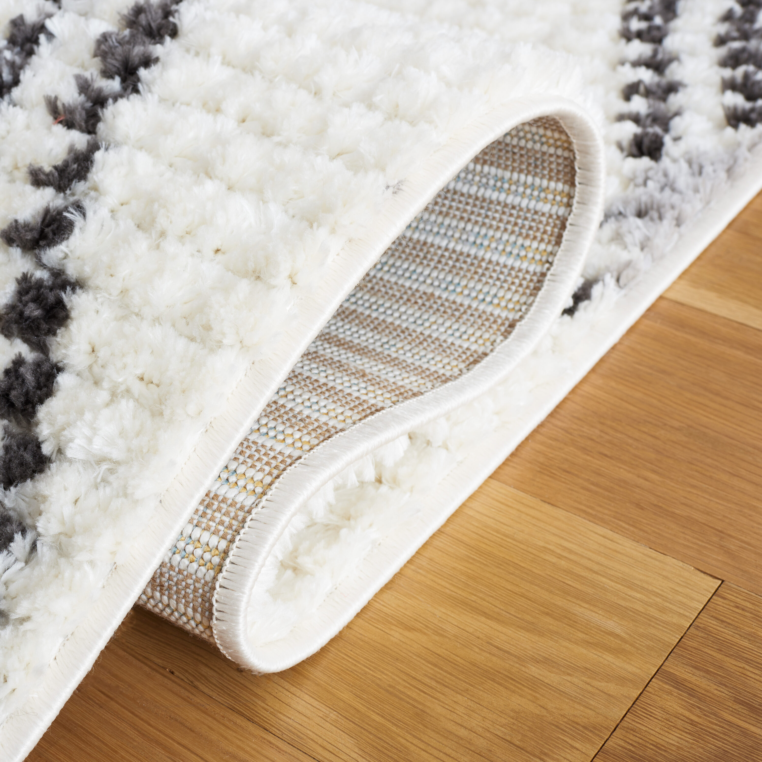Ivory and Grey Moroccan Diamond 8' x 10' Synthetic Area Rug