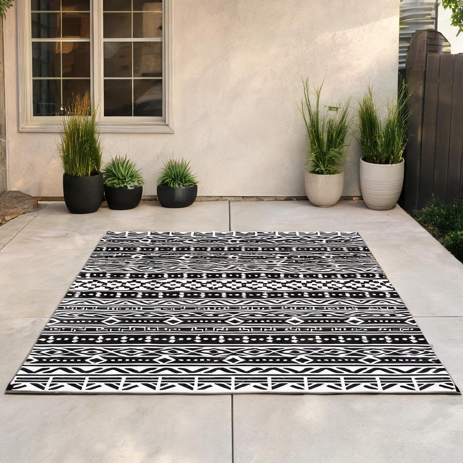 Naturefalls Black and White 310G M2 Pp and Outdoor Rugs for Outdoor Space with Storage and Upholstered Finish
