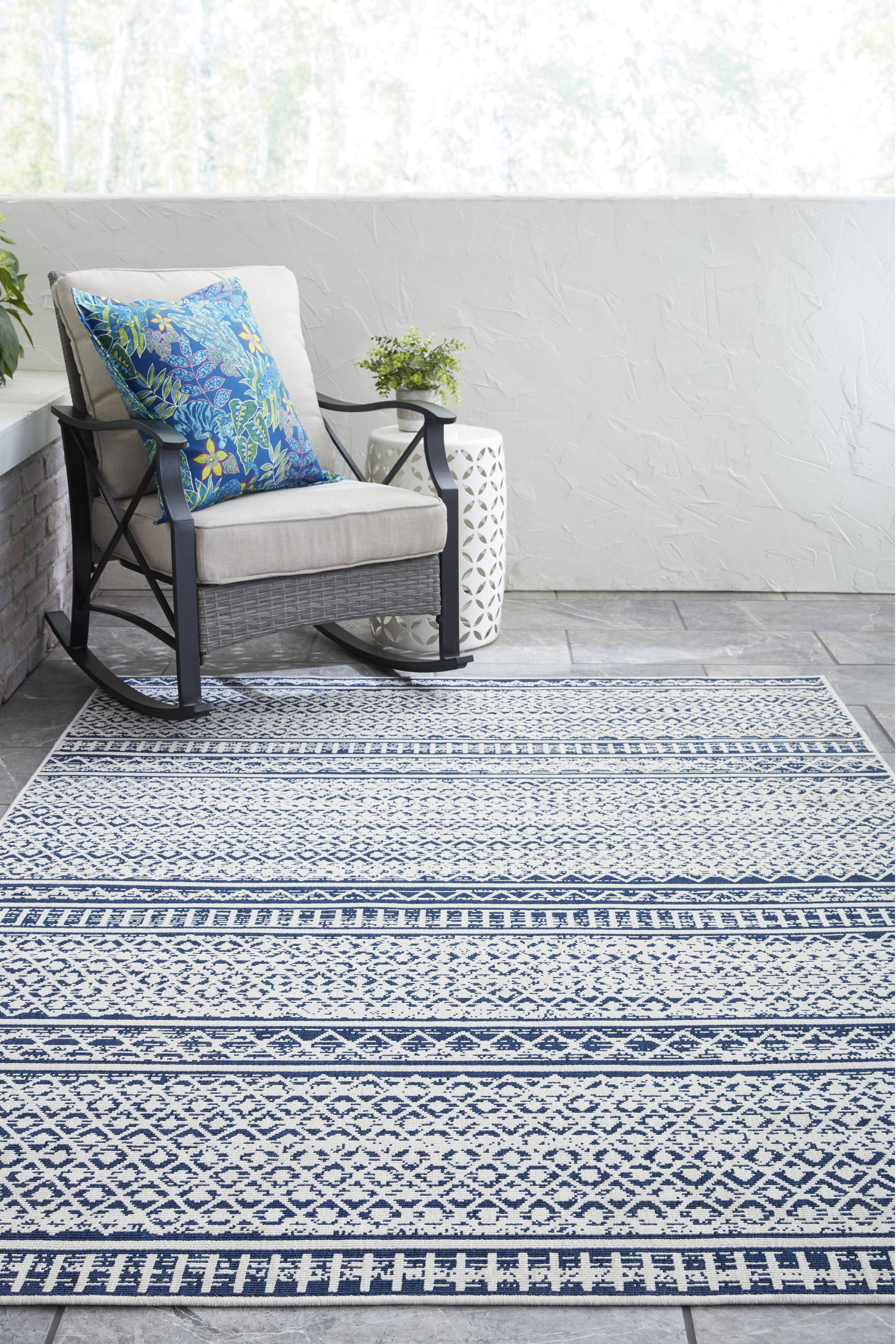 Style Selections Blue Unnamed Rug 5 X 7, Blue And Green Outdoor Rug 5 215 70r15