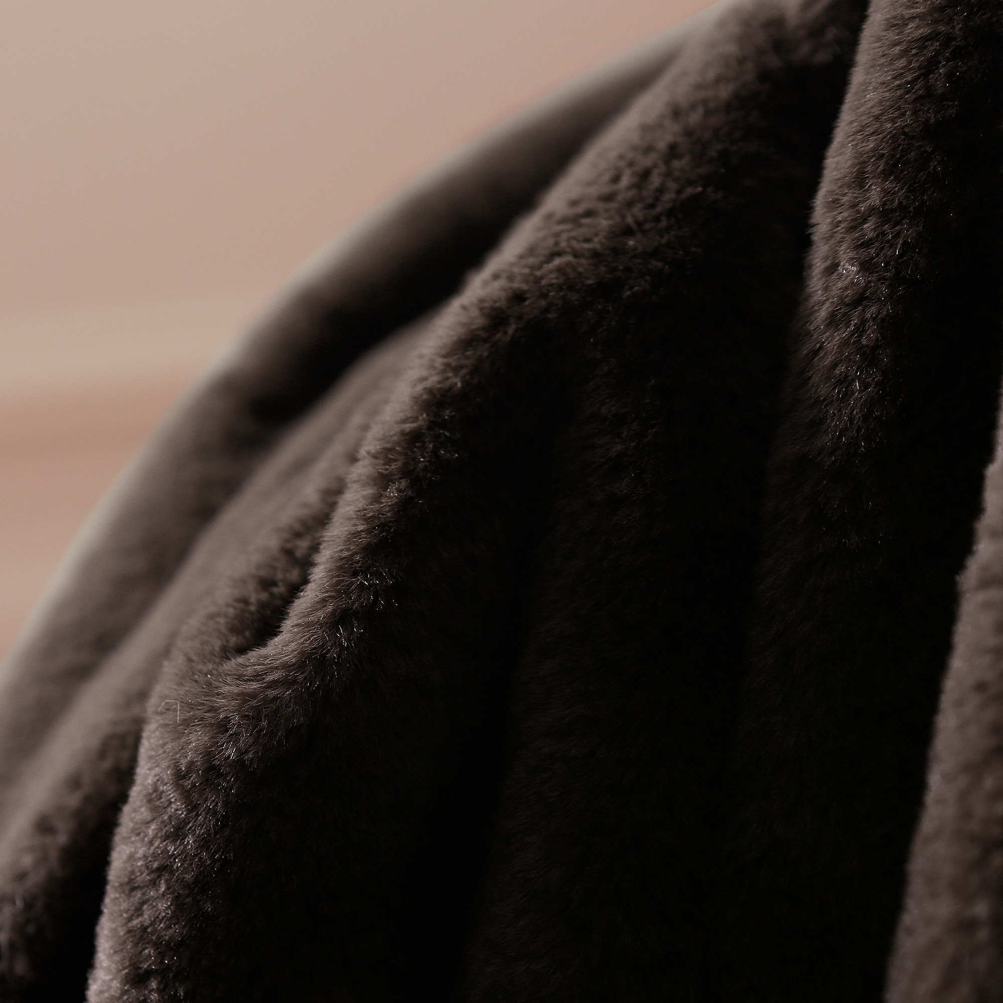 Best Home Fashion THROW-LX-FUR-60-CHOC Blankets-And-Throws - View #2