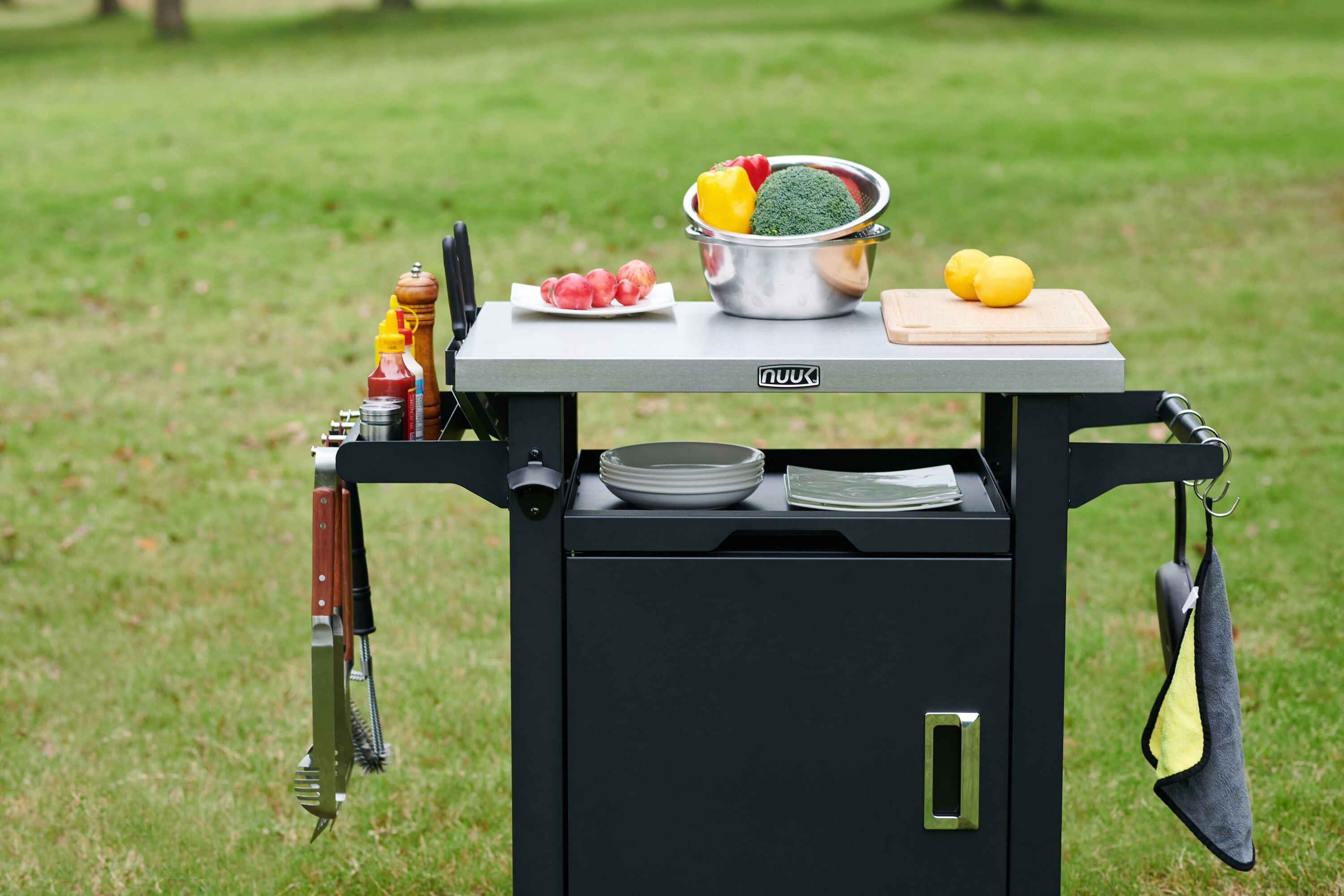 NUUK Deluxe Black Stainless Steel Outdoor Prep Station