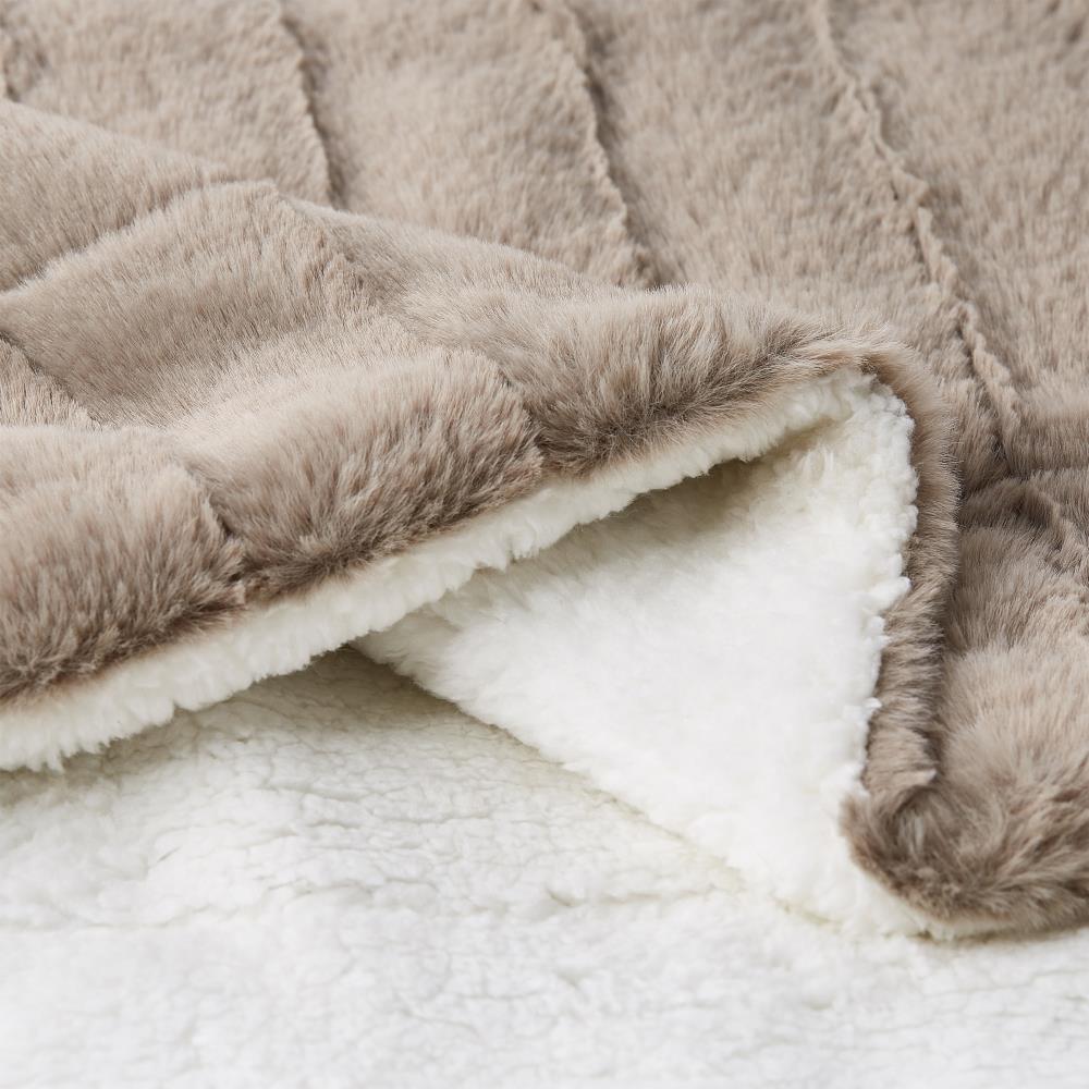 Hastings Home 399294HSX Blankets-And-Throws - View #3