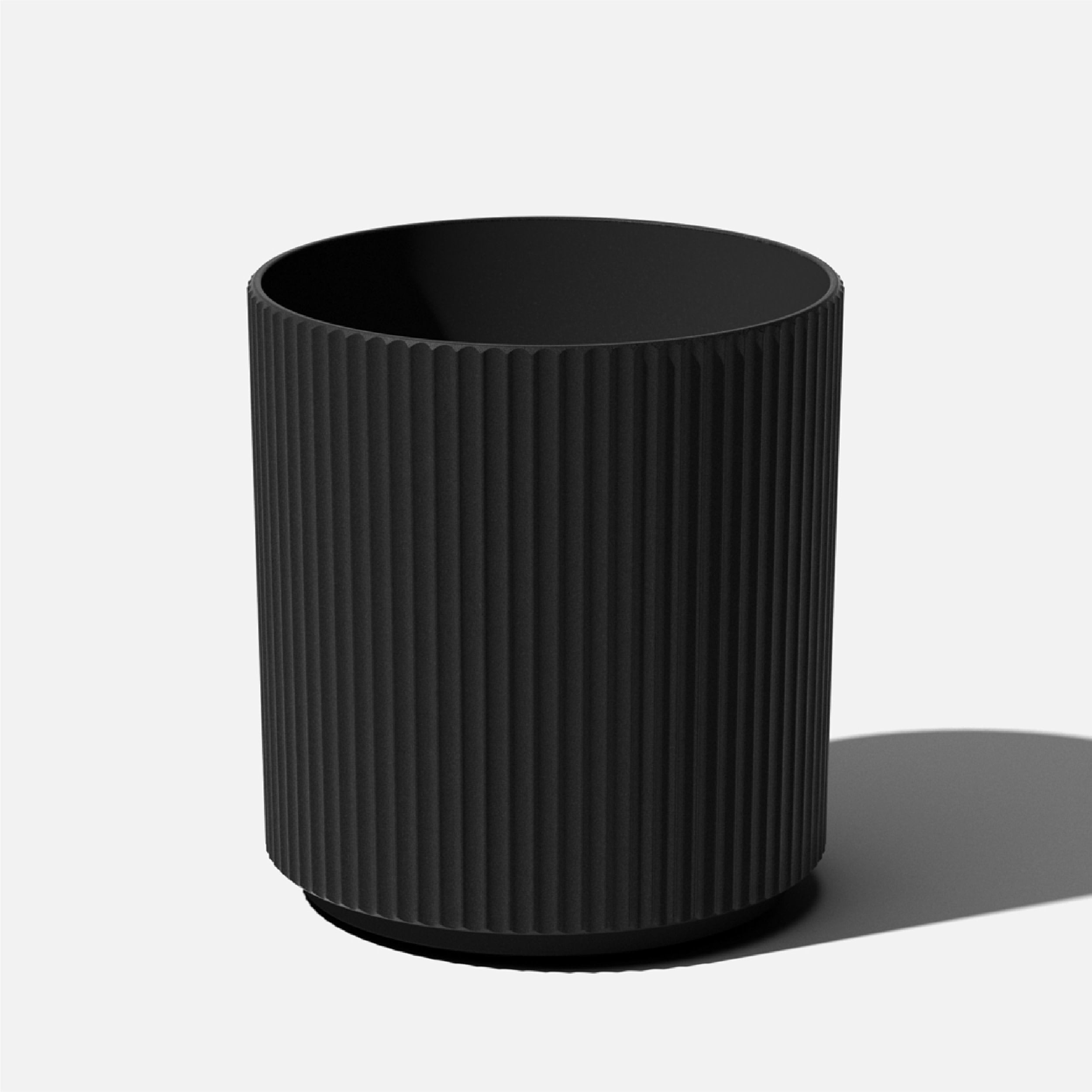 Veradek DMV20B Round 18.5-in W x 20-in H x Black Plastic Indoor/Outdoor Planter