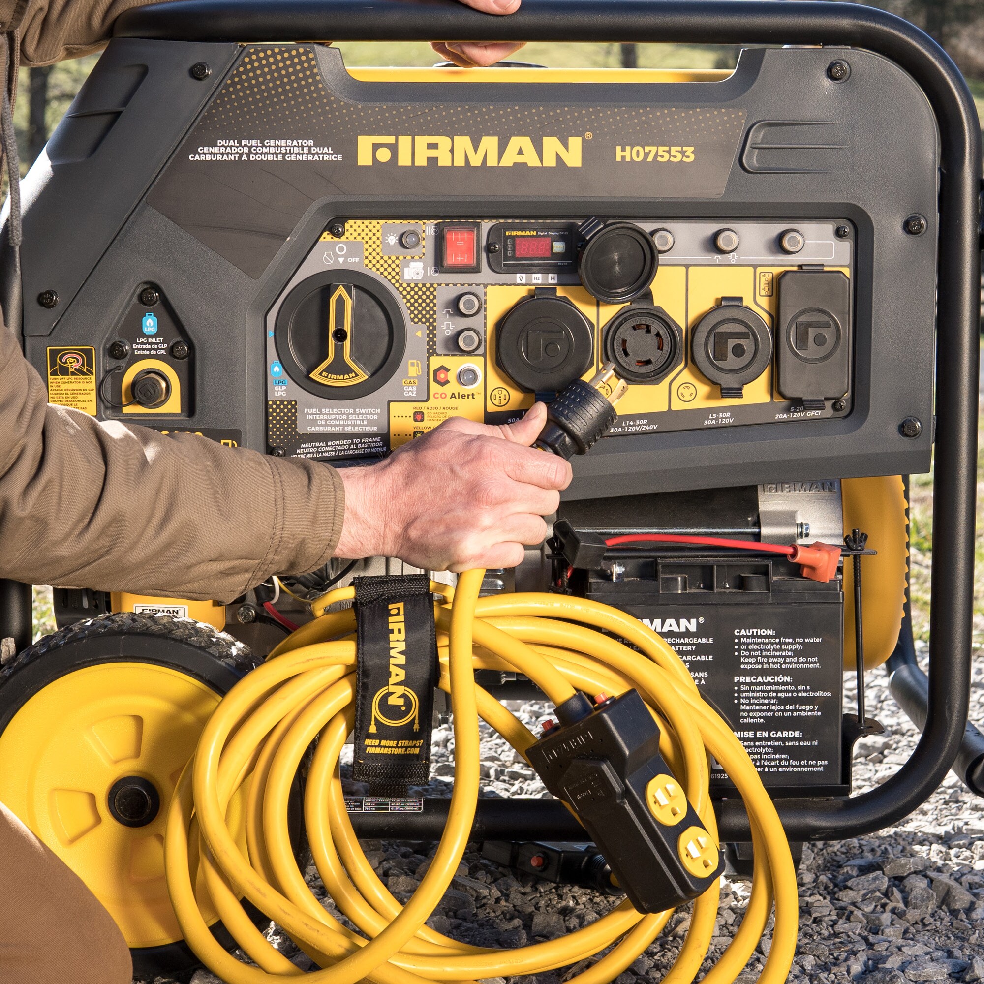 Firman Hybrid 7500-Watt Dual Fuel (Gasoline/Propane) Portable Generator