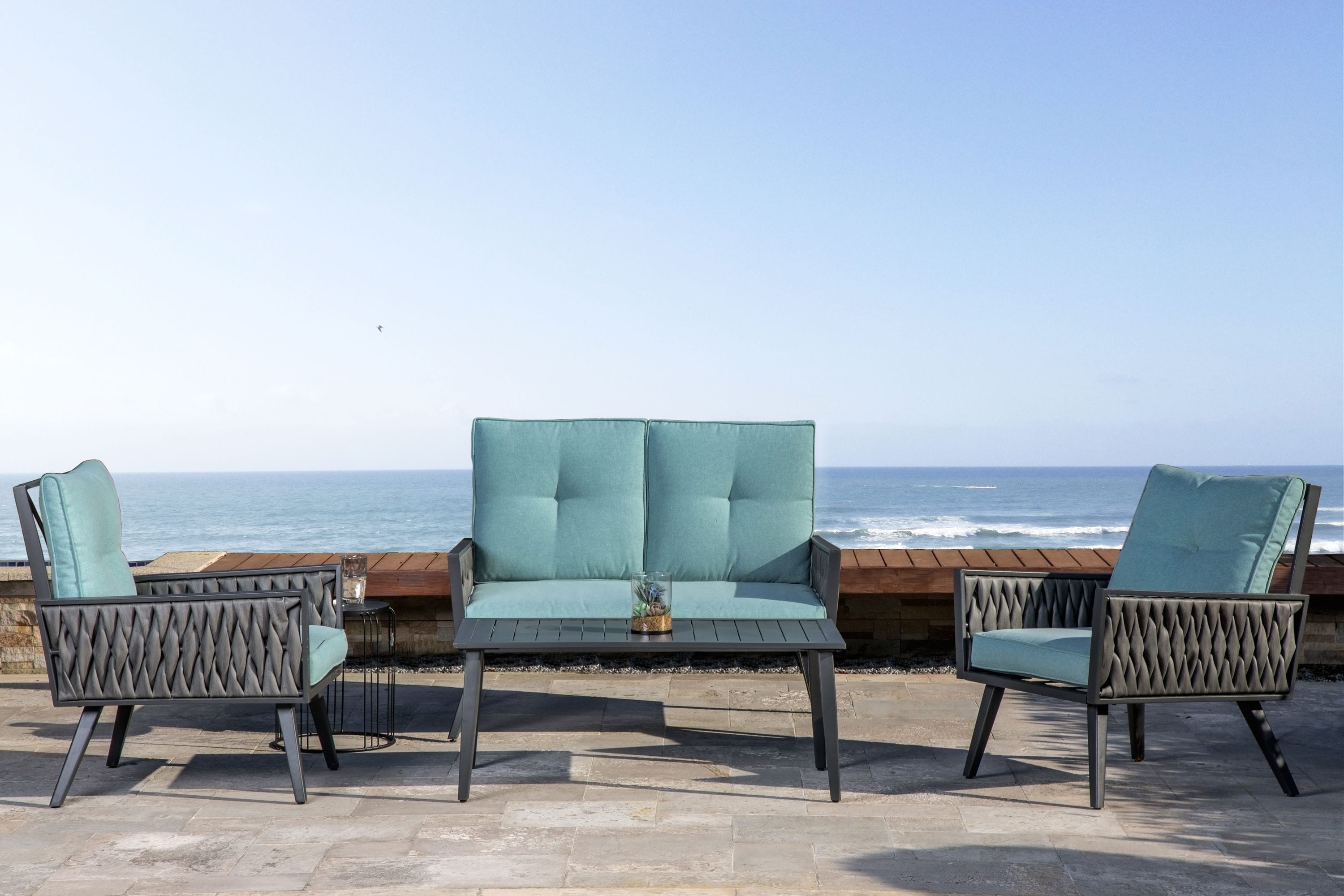 Glitzhome 2007100004 4-Piece Rattan Patio Conversation Set with Blue Cushions