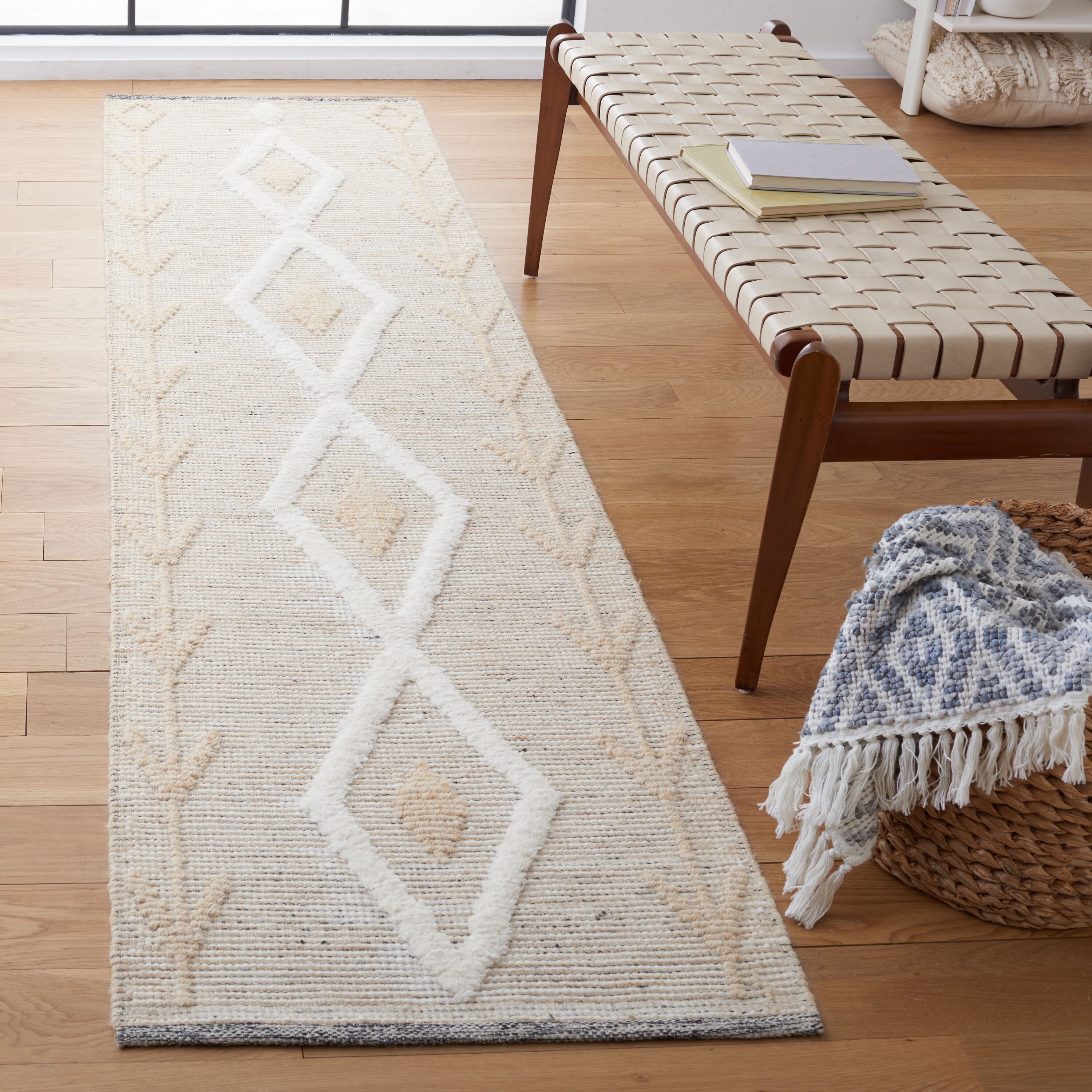 Safavieh VRM601D-29 Vermont Razieh 2 x 9 (ft) Loomed Wool Gold/Ivory Rectangular Indoor Tribal Global Runner rug