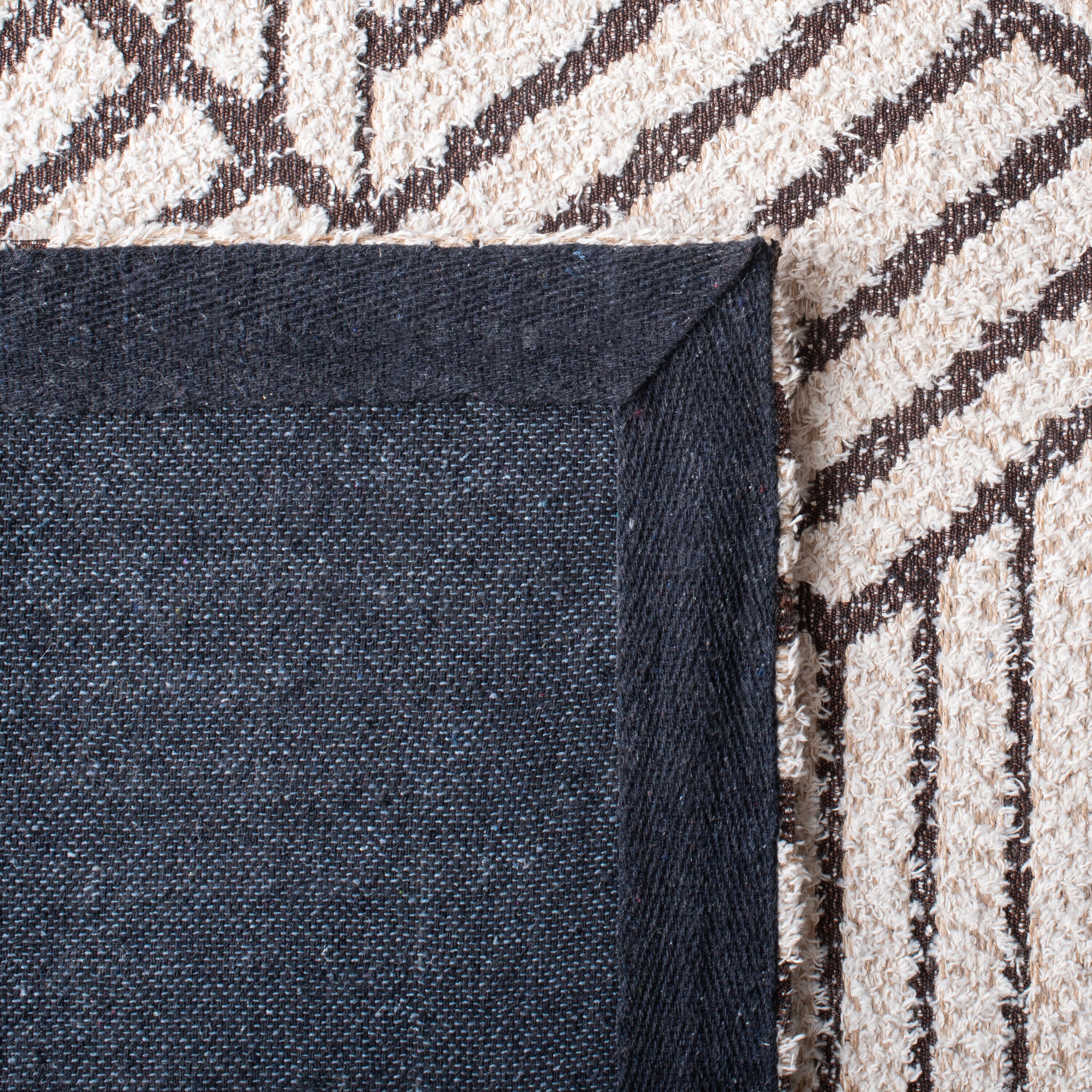Safavieh CLV902A-5 rugs - View #3