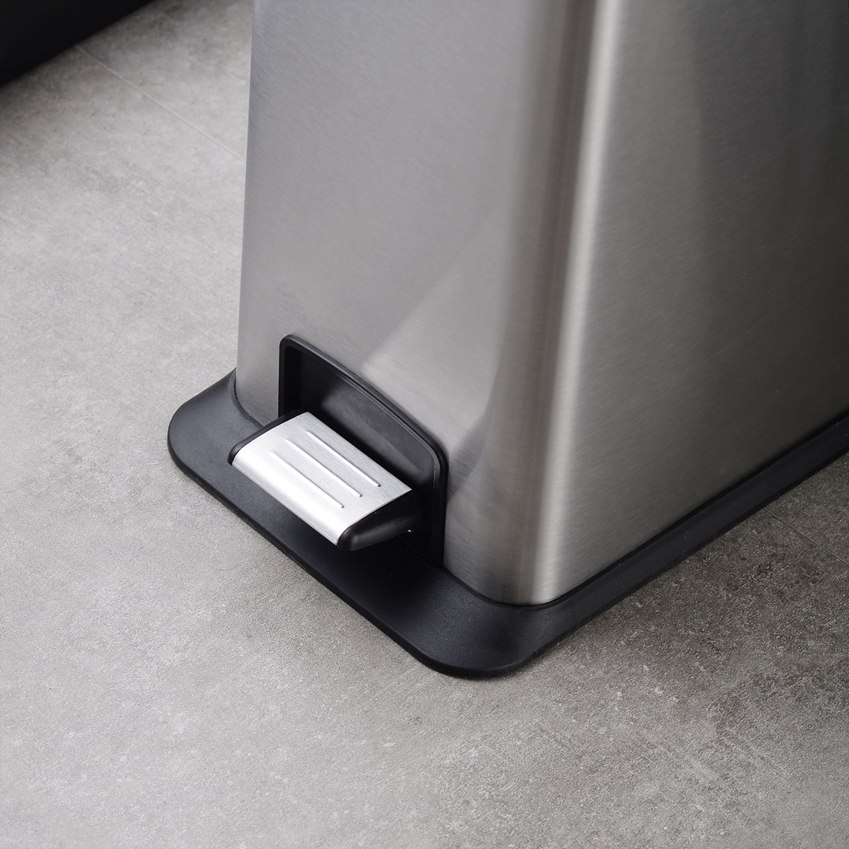 Kohler 47L Step Trash Bin