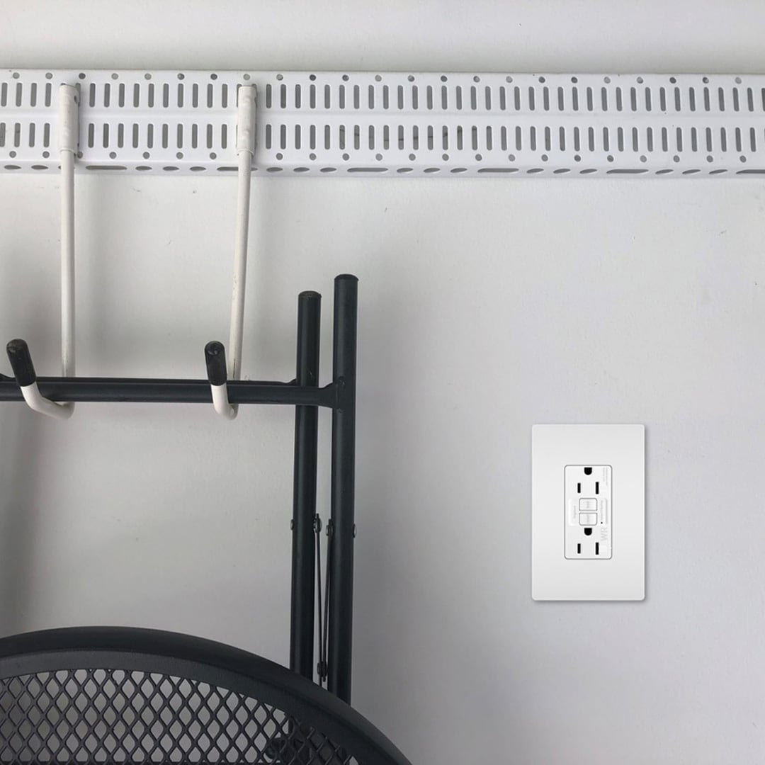 Legrand 1597TRWRWCCD4 receptacles - View #3