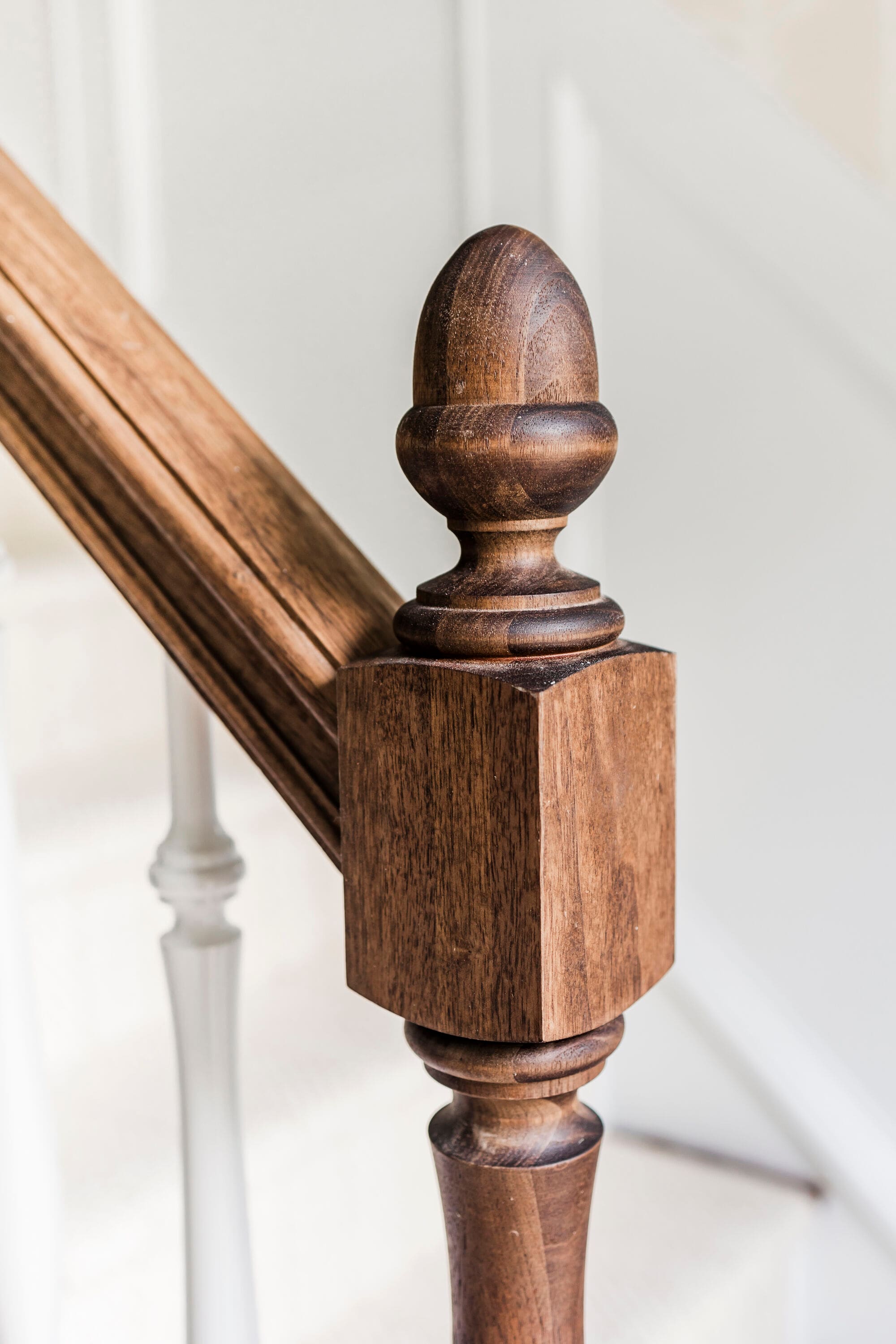 L.J. Smith Stair Systems LJP-3042-M Interior-Stairpart-Newel-Posts - View #2
