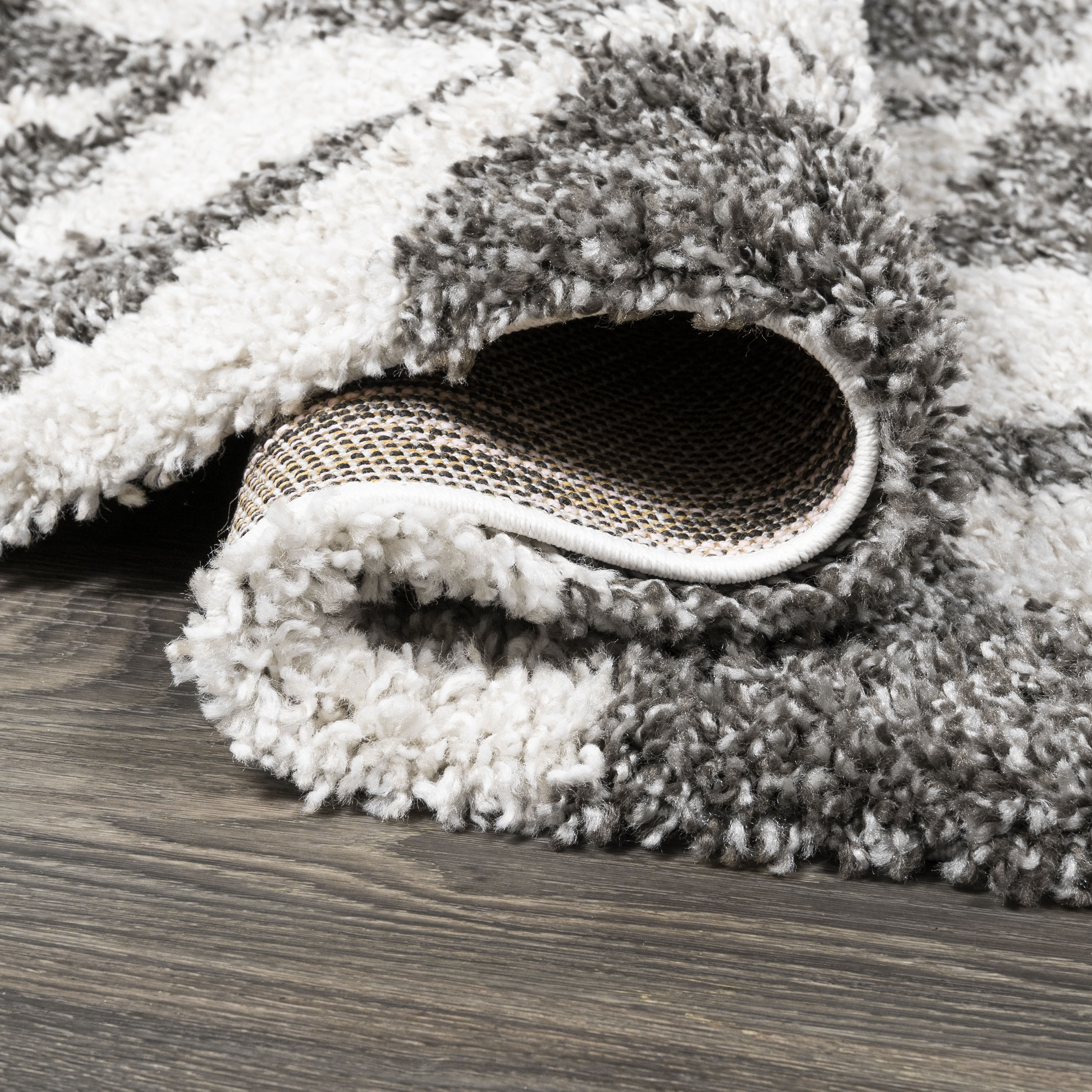 Moroccan-Inspired Geometric Gray Shag Rug 4' x 6'