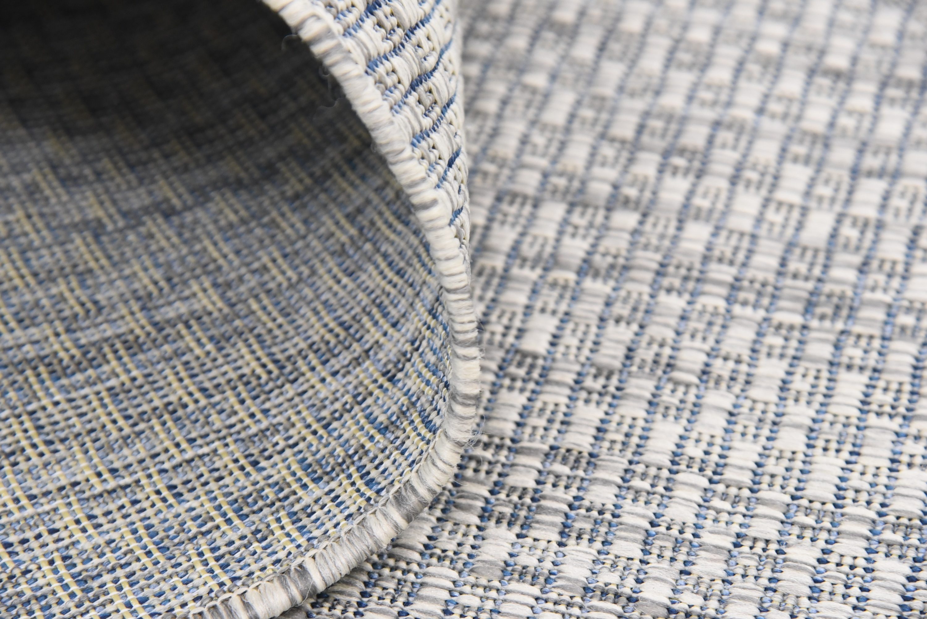 Modern Outdoor Solid Light Gray 7'x10' Synthetic Area Rug