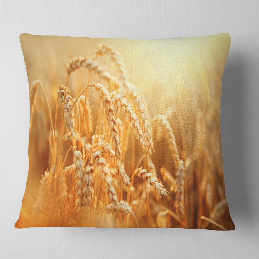 Designart CU14241-18-18 18-in x 18-in Gold Indoor Decorative Pillow