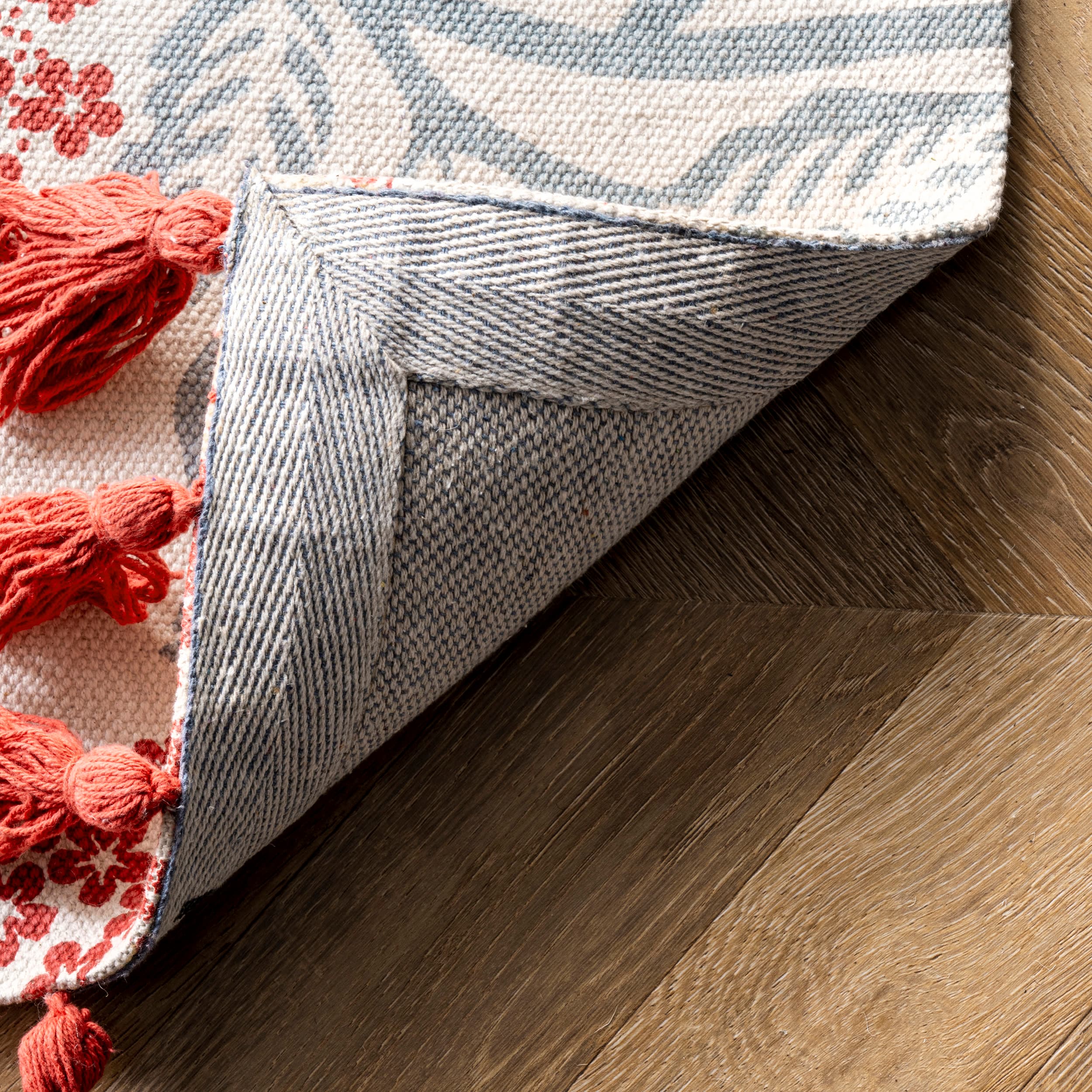 Coastal Charm Red Cotton Flatweave Whale Area Rug, 3' x 5'
