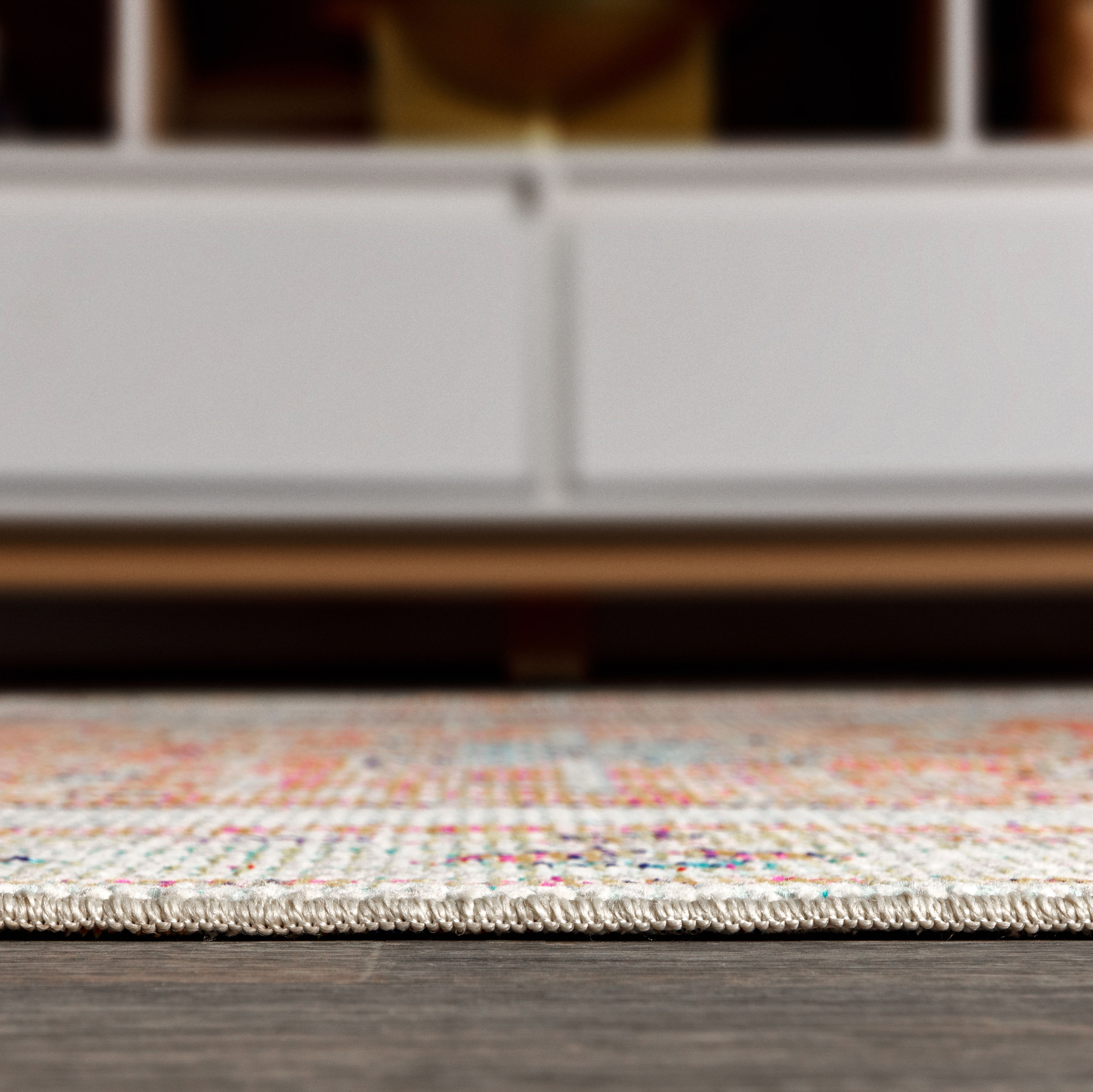Andalus Vintage Medallion 4'x6' Ivory and Coral Synthetic Area Rug