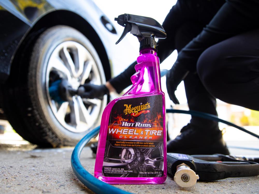 Meguiar's Hot Rims Wheel and Tire Cleaner, G9524 24-fl oz Car Exterior Wash  in the Car Exterior Cleaners department at