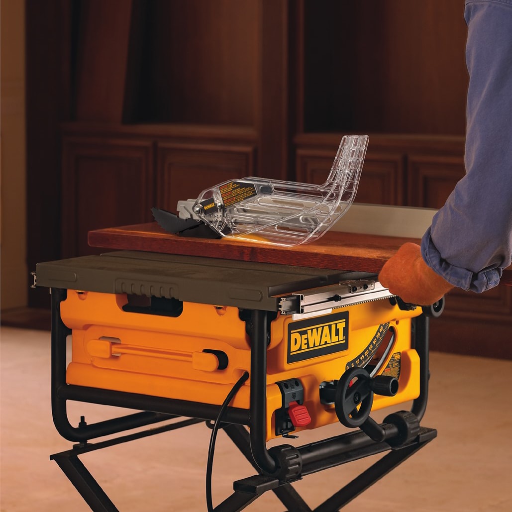 Vie knap glemme DEWALT 10-in 15-Amp Portable Benchtop Table Saw with Folding Stand in the  Table Saws department at Lowes.com