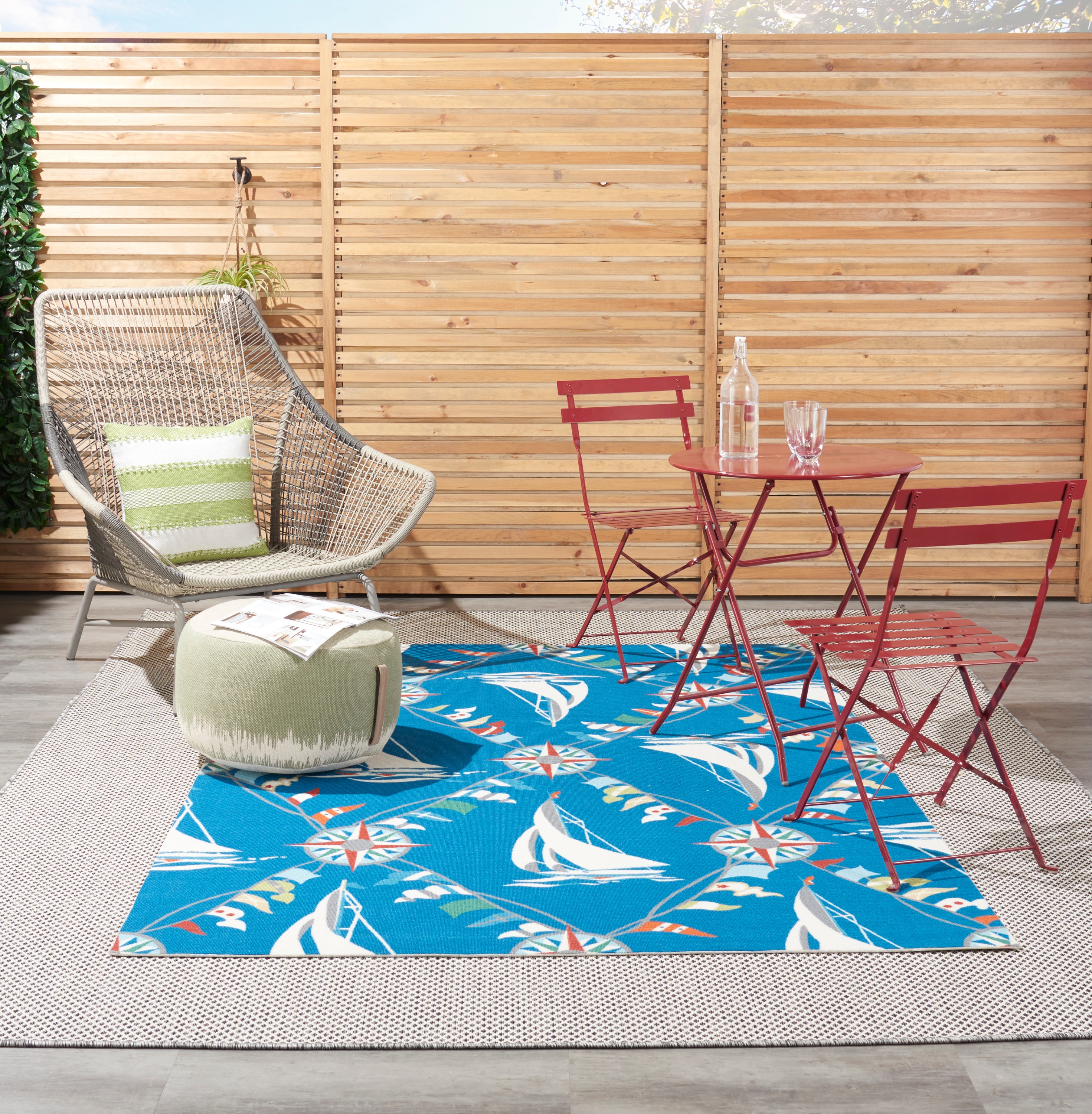 Blue Diamond Nautical Reversible 4' x 6' Synthetic Area Rug