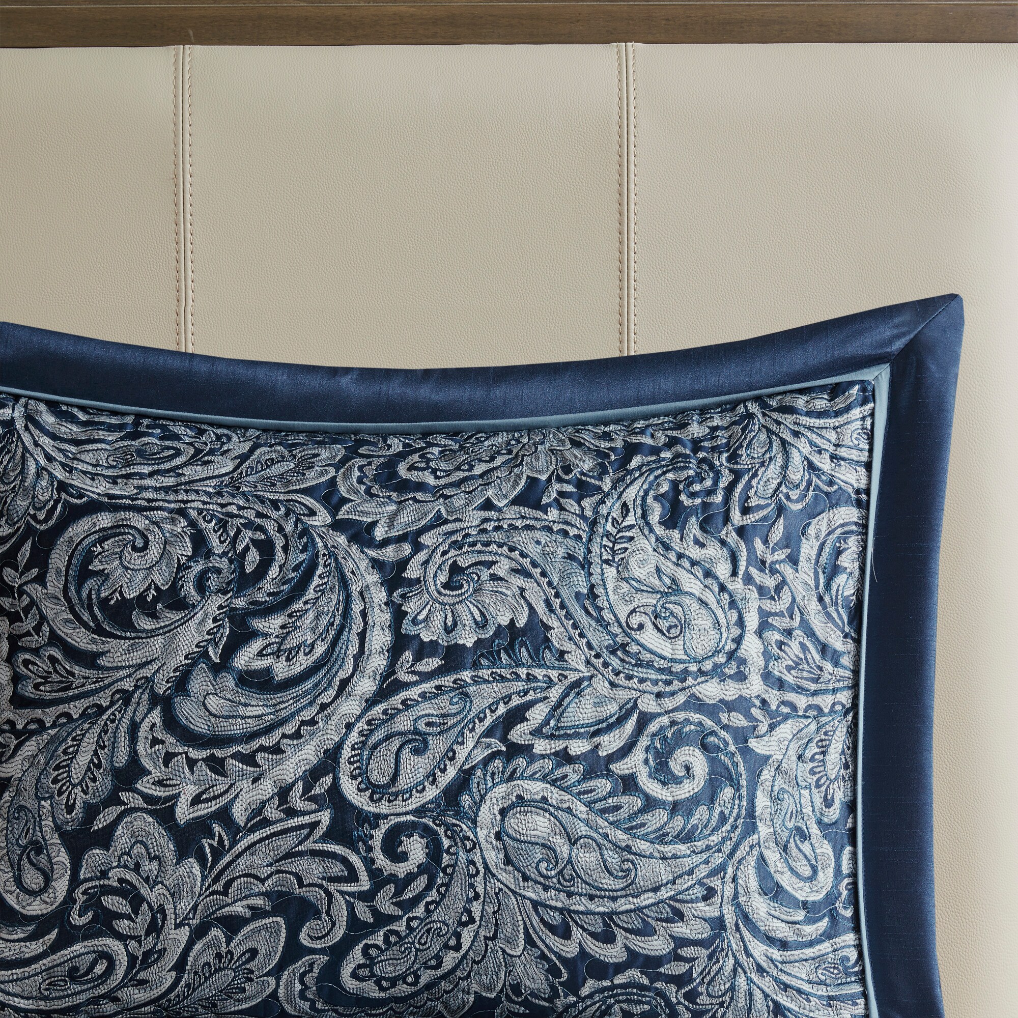 LUXEYARD DS-J-97644-B035 bedding - View #10