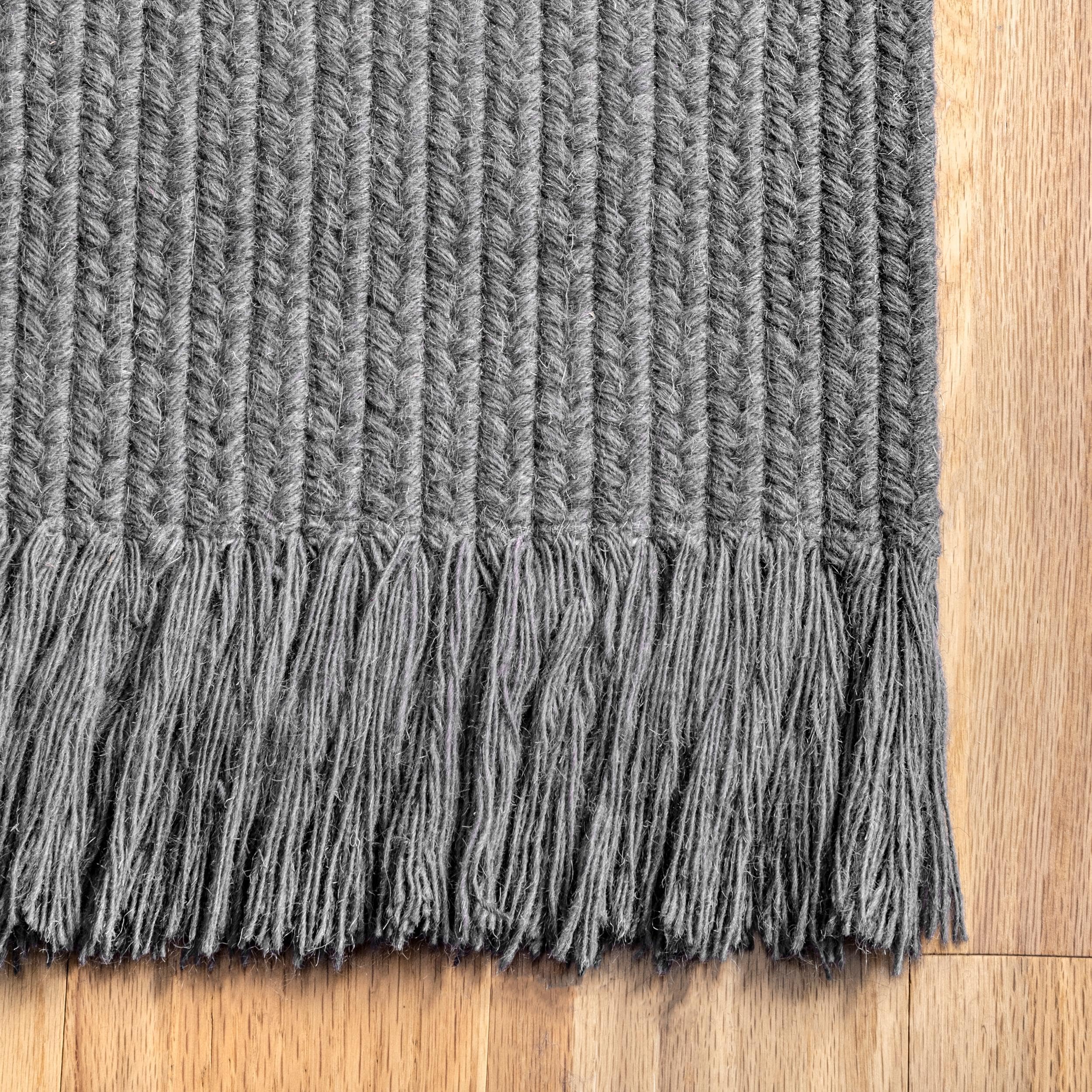 nuLOOM 6 x 9 Braided Wool Gray Indoor/Outdoor Solid Coastal Area Rug in ...