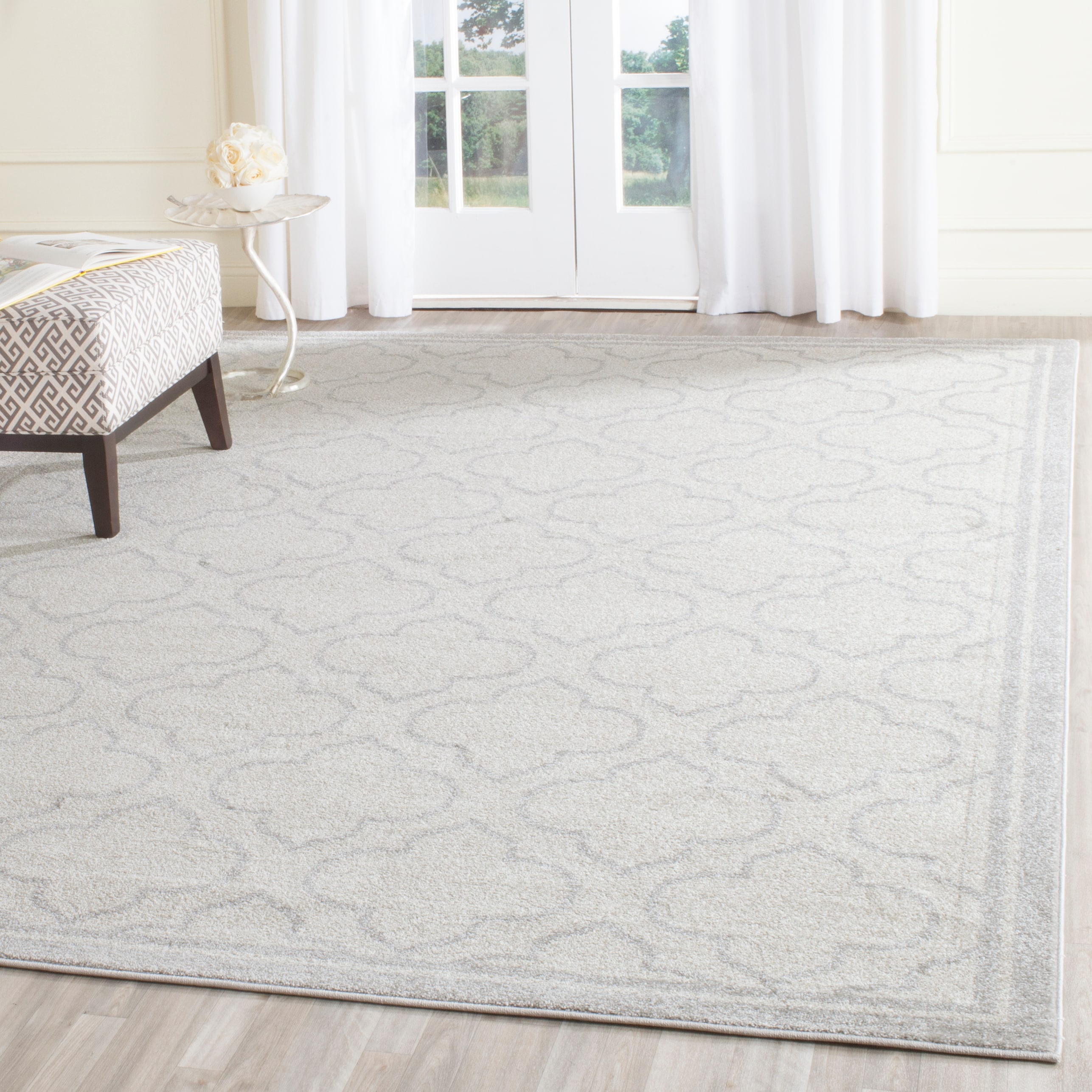 Safavieh AMT412E-9 Amherst Moroccan 9 x 12 (ft) Loomed Synthetic Ivory/Light Gray Rectangular Indoor/Outdoor Trellis Farmhouse/Cottage Area rug