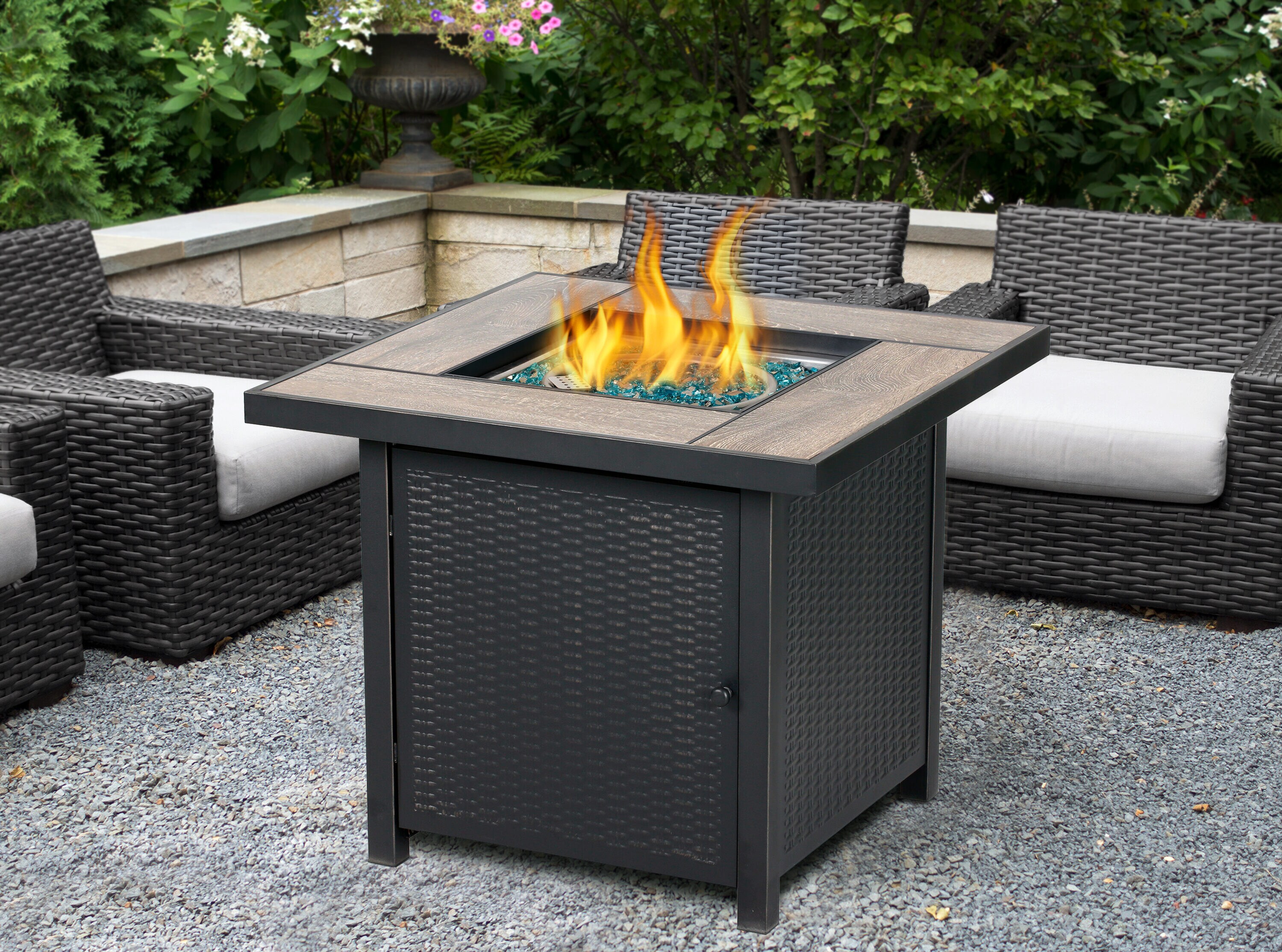 HEATMAXX The 50,000 BTU outdoor propane fire pit table provides the ...