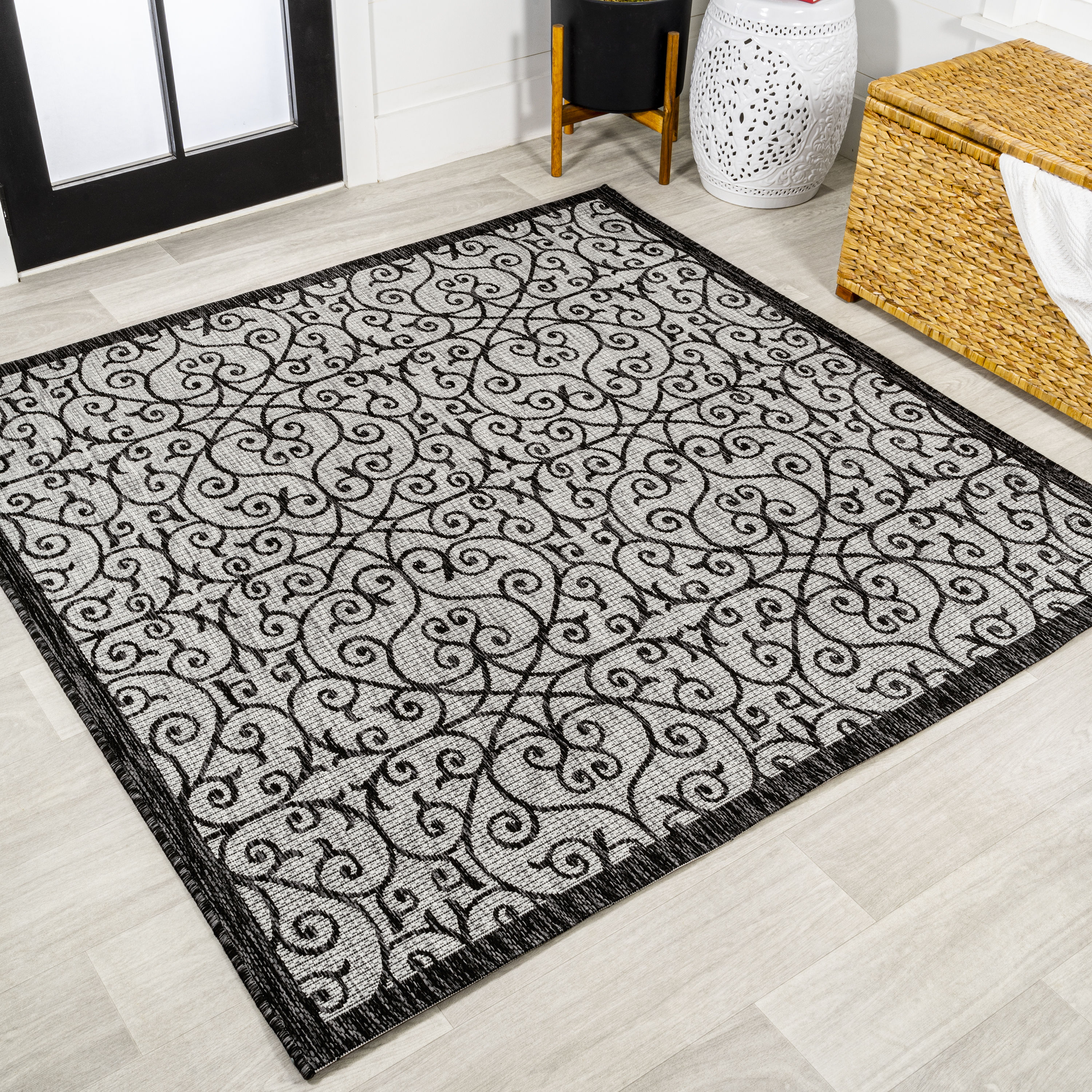 JONATHAN  Y SMB107E-5SQ Santa Monica Madrid Filigree Textured Weave 5 x 5 (ft) Loomed Polypropylene Gray/Black Square Indoor/Outdoor Border French Country Area rug