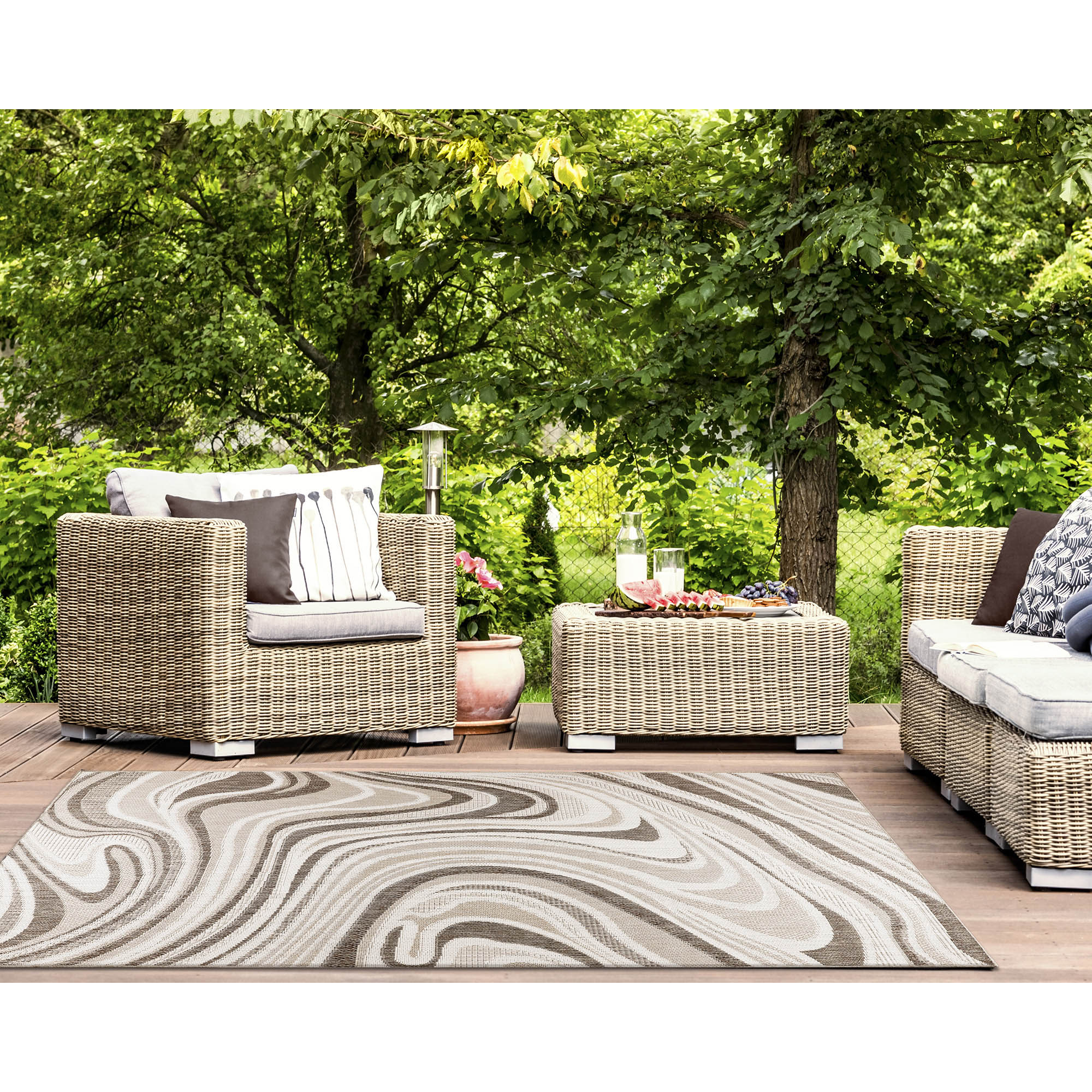 Liora Manne MAU34822447 Malibu 3 x 4 (ft) Loomed Polypropylene Silver Rectangular Indoor/Outdoor Medallion Oriental Throw rug