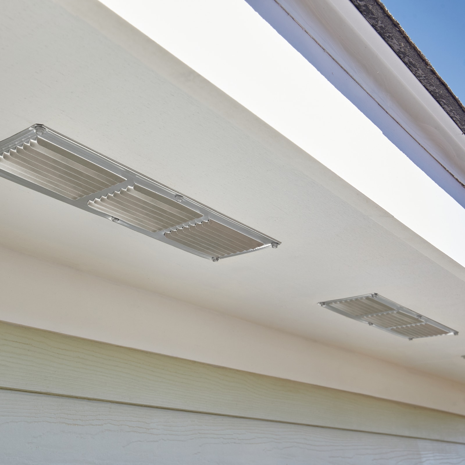 Master Flow EAC16X4 Soffit-Vents - View #6