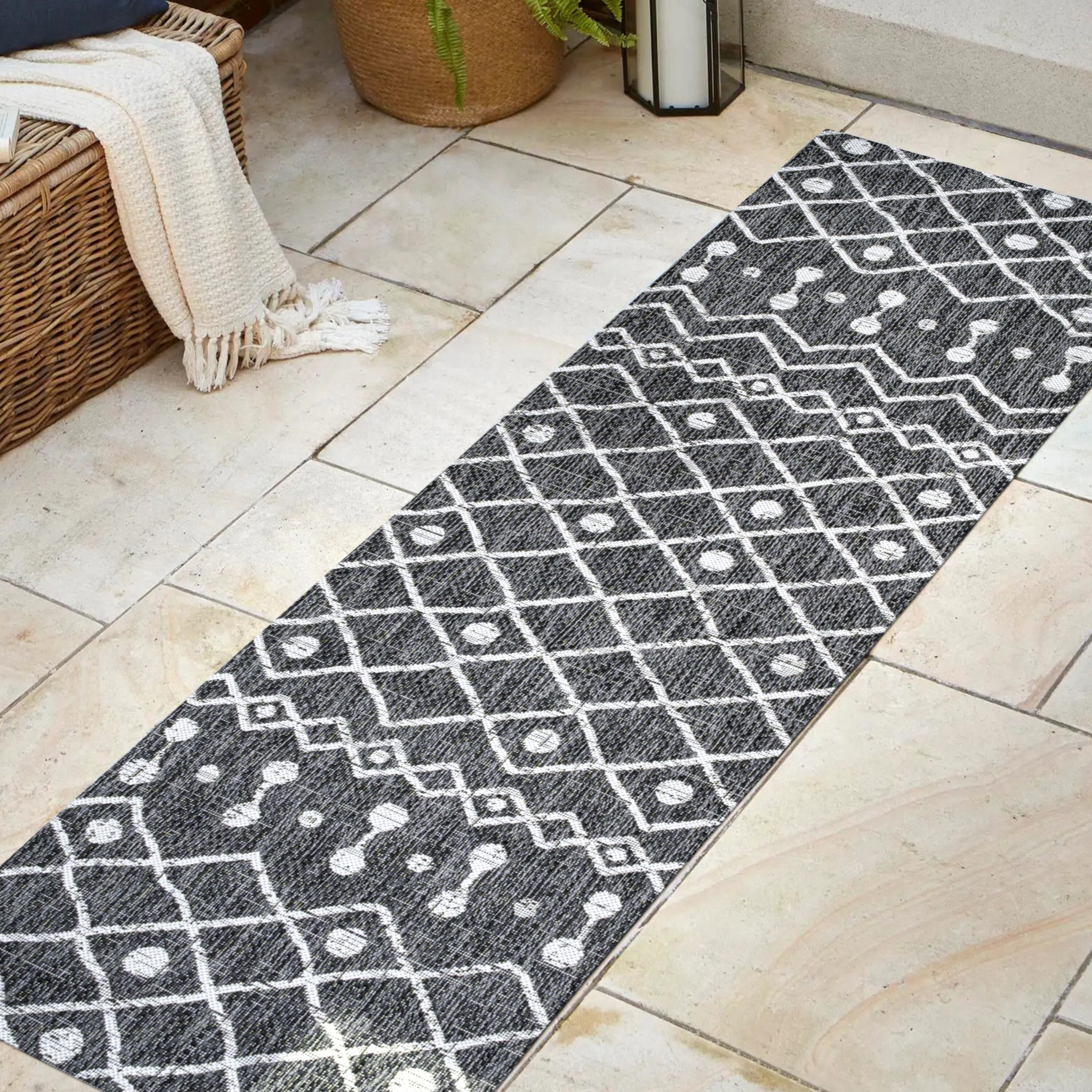 Black and Ivory Geometric Bohemian Indoor/Outdoor Rug