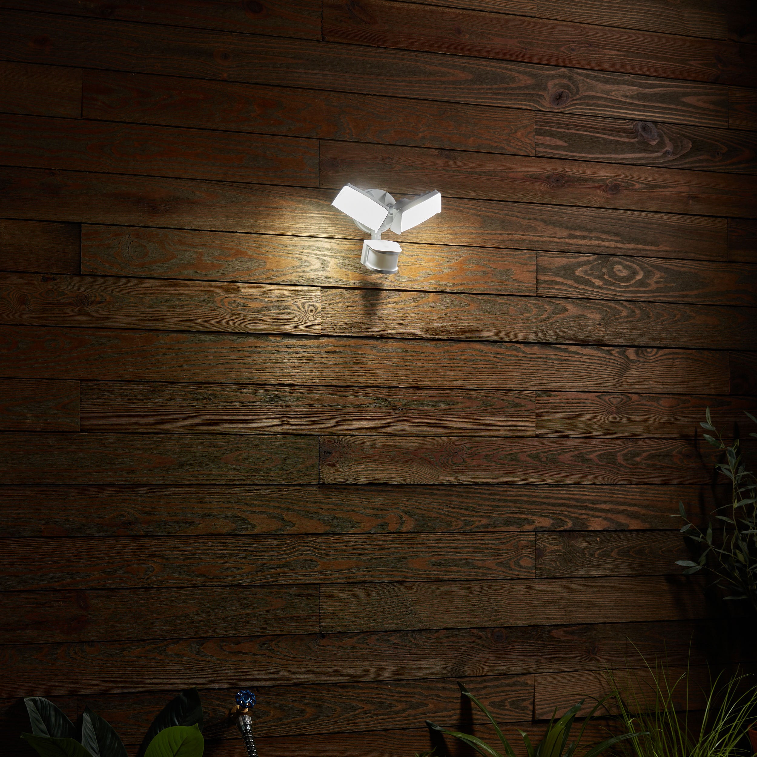 Good Earth Lighting SE1292-WH3-02LF0-G Motion-Activated-Floodlights - View #4