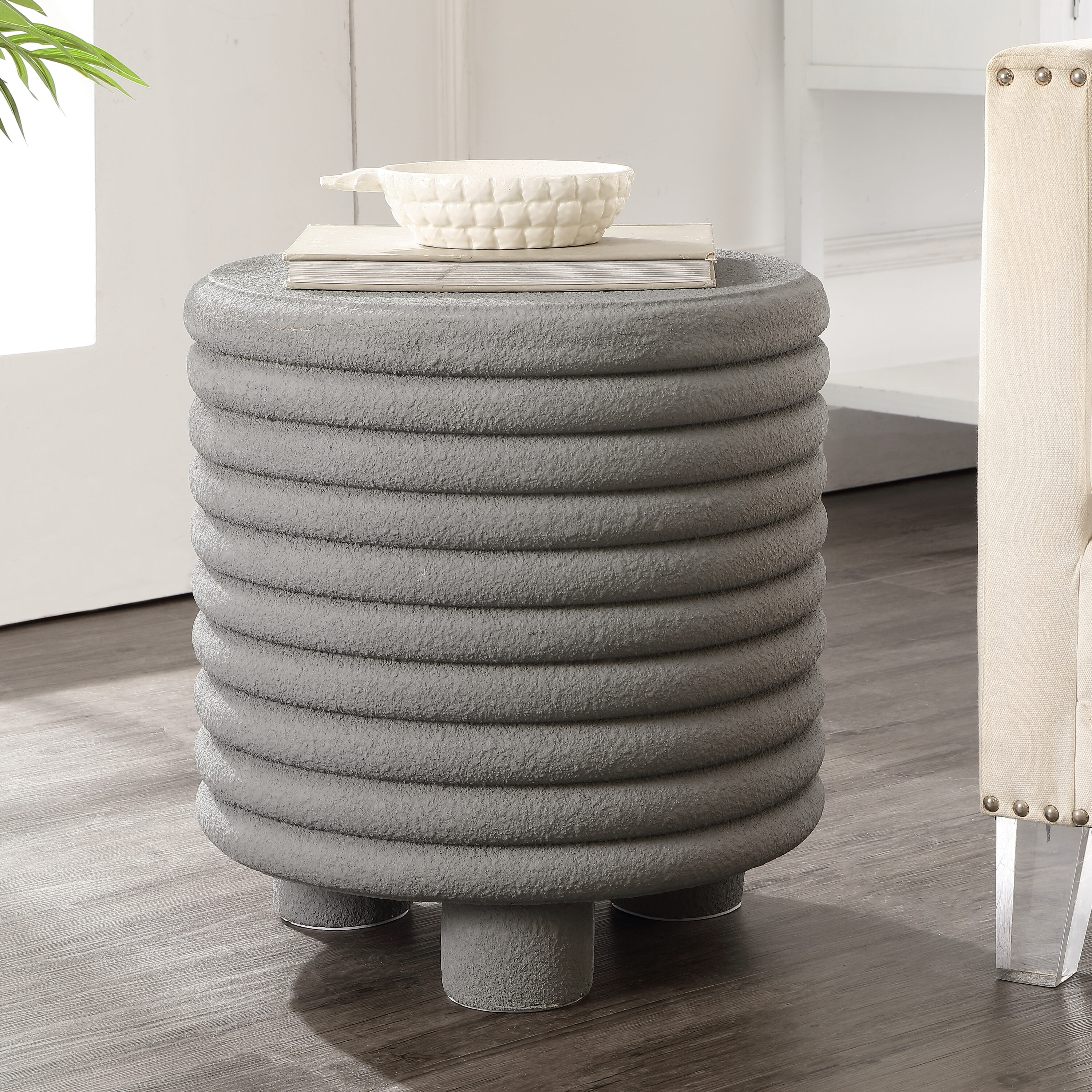JONATHAN  Y TBL1107A Evans Minimalist Modern 3-Legged Drum Round Outdoor End Table 16.75-in W x 16.75-in L