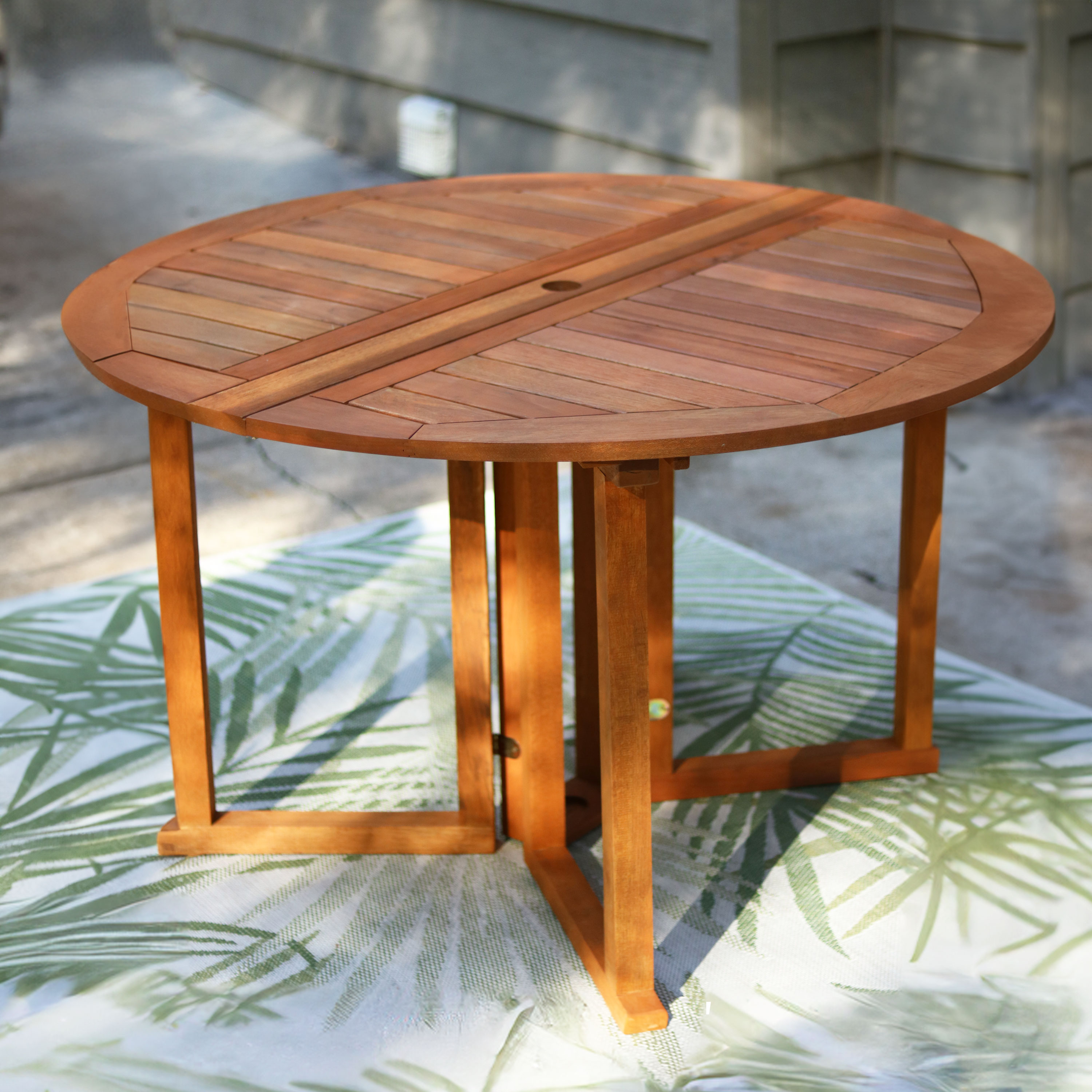 Sunnydaze Decor LAM-772 Round Outdoor Dining Table 47.25-in W x 47.25-in L with Umbrella Hole