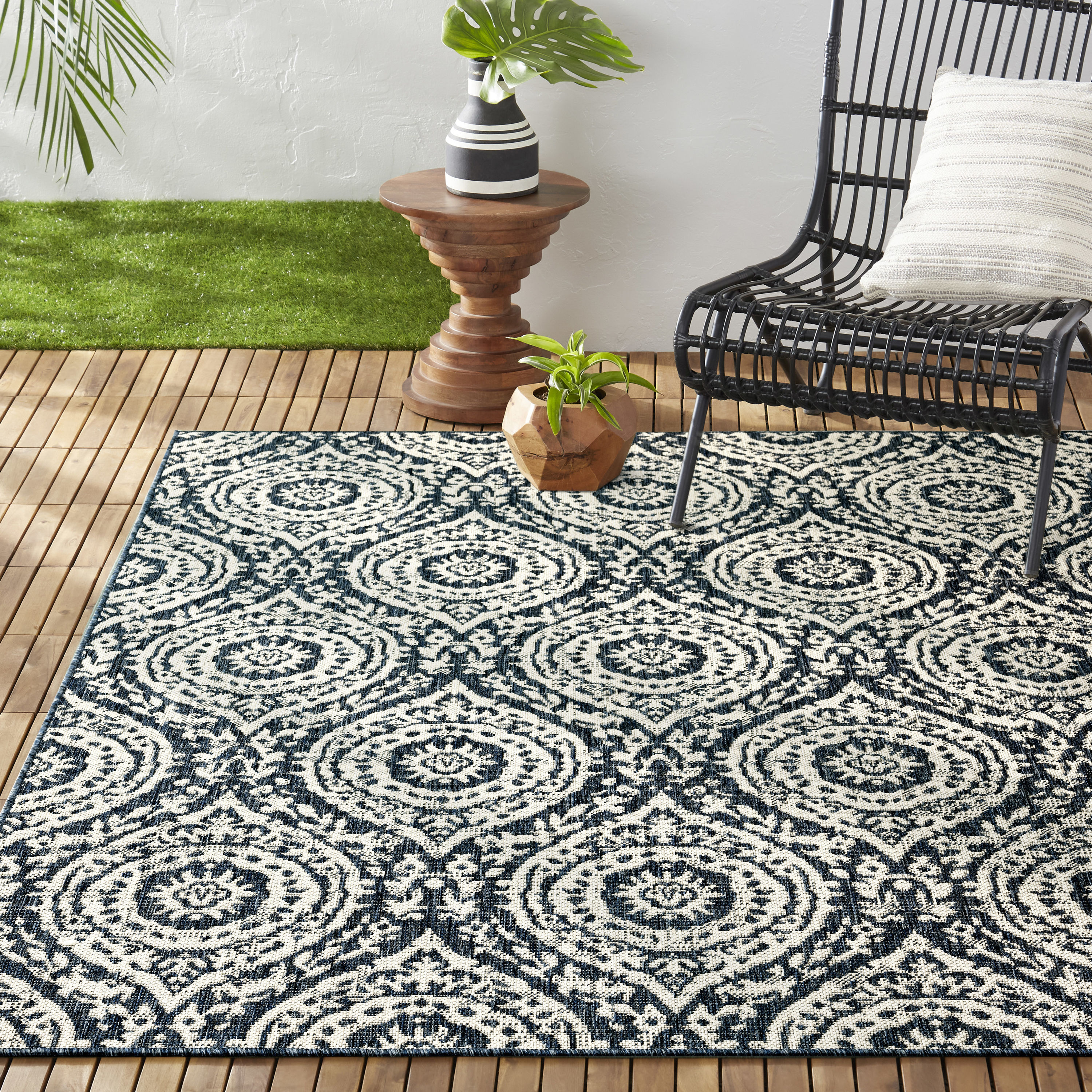 Navy Blue and Ivory Synthetic Moroccan Damask Area Rug