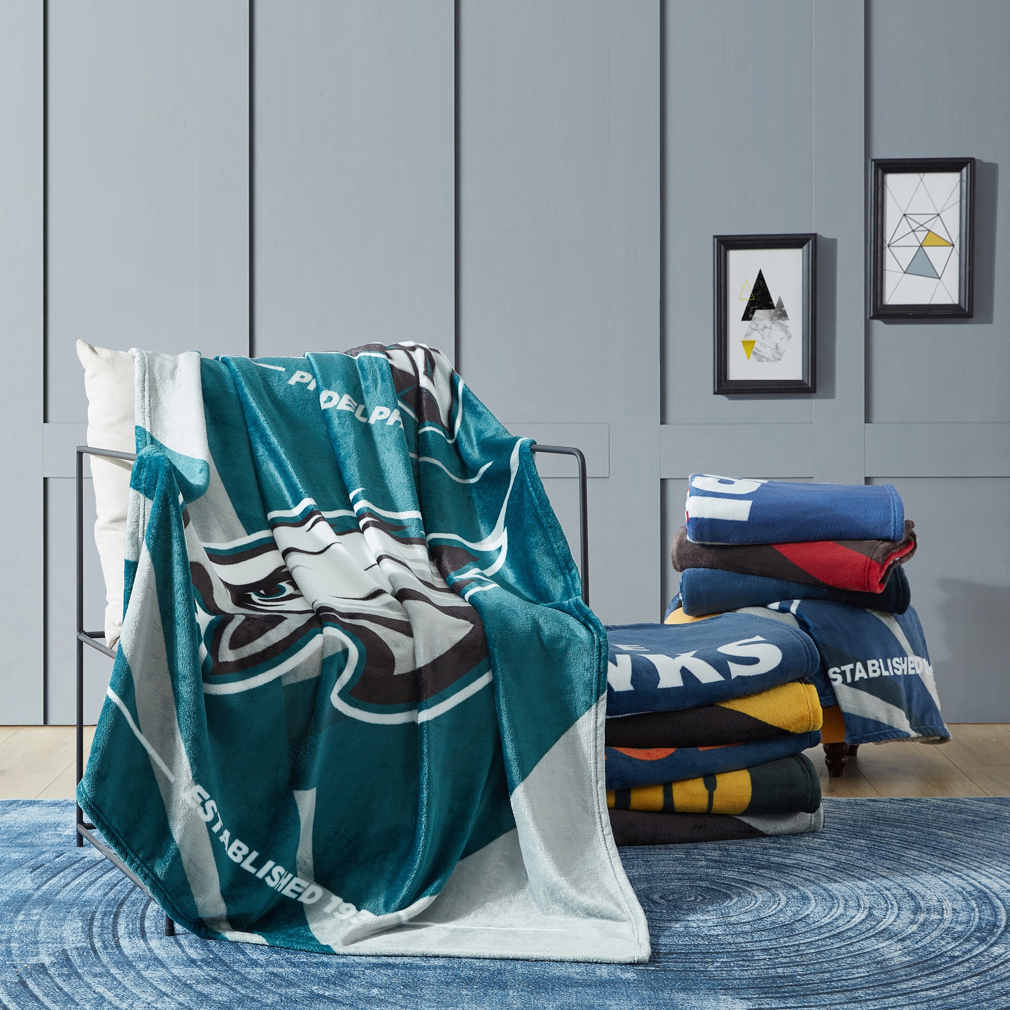 Cathay Sports Philadelphia Eagles Midnight Green/Silver 60-in x 80-in Throw  in the Blankets & Throws department at