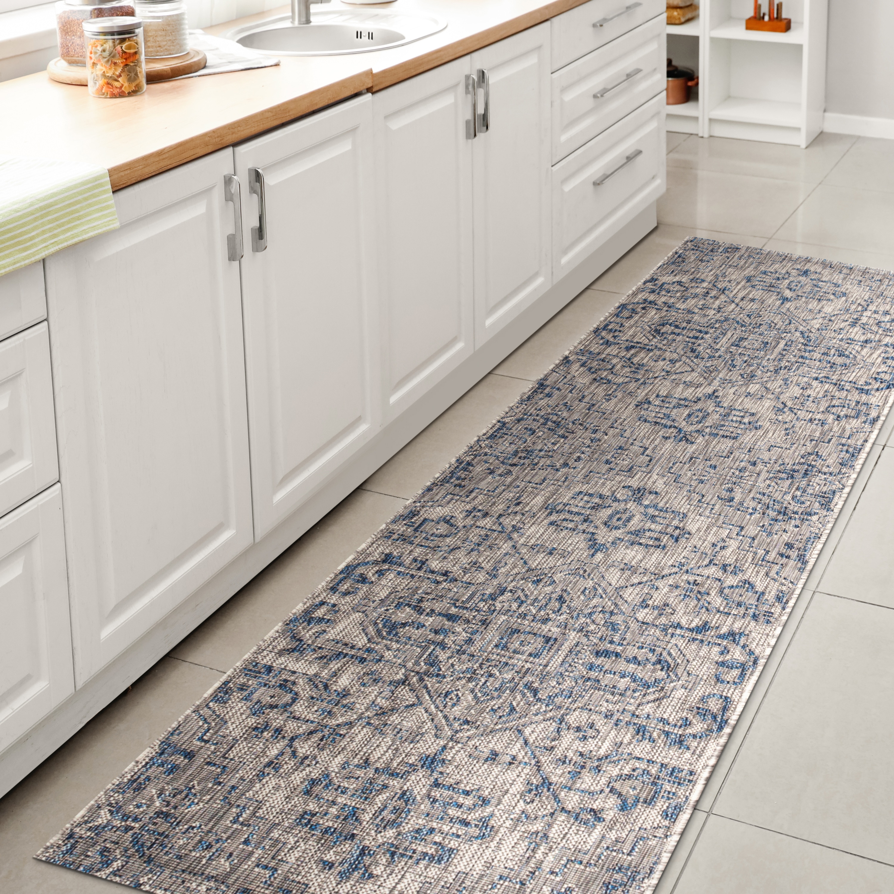JONATHAN  Y SMB105B-28 Santa Monica Estrella Textured Weave 2 x 8 (ft) Loomed Polypropylene Navy/Gray Rectangular Indoor/Outdoor Border Coastal Runner rug