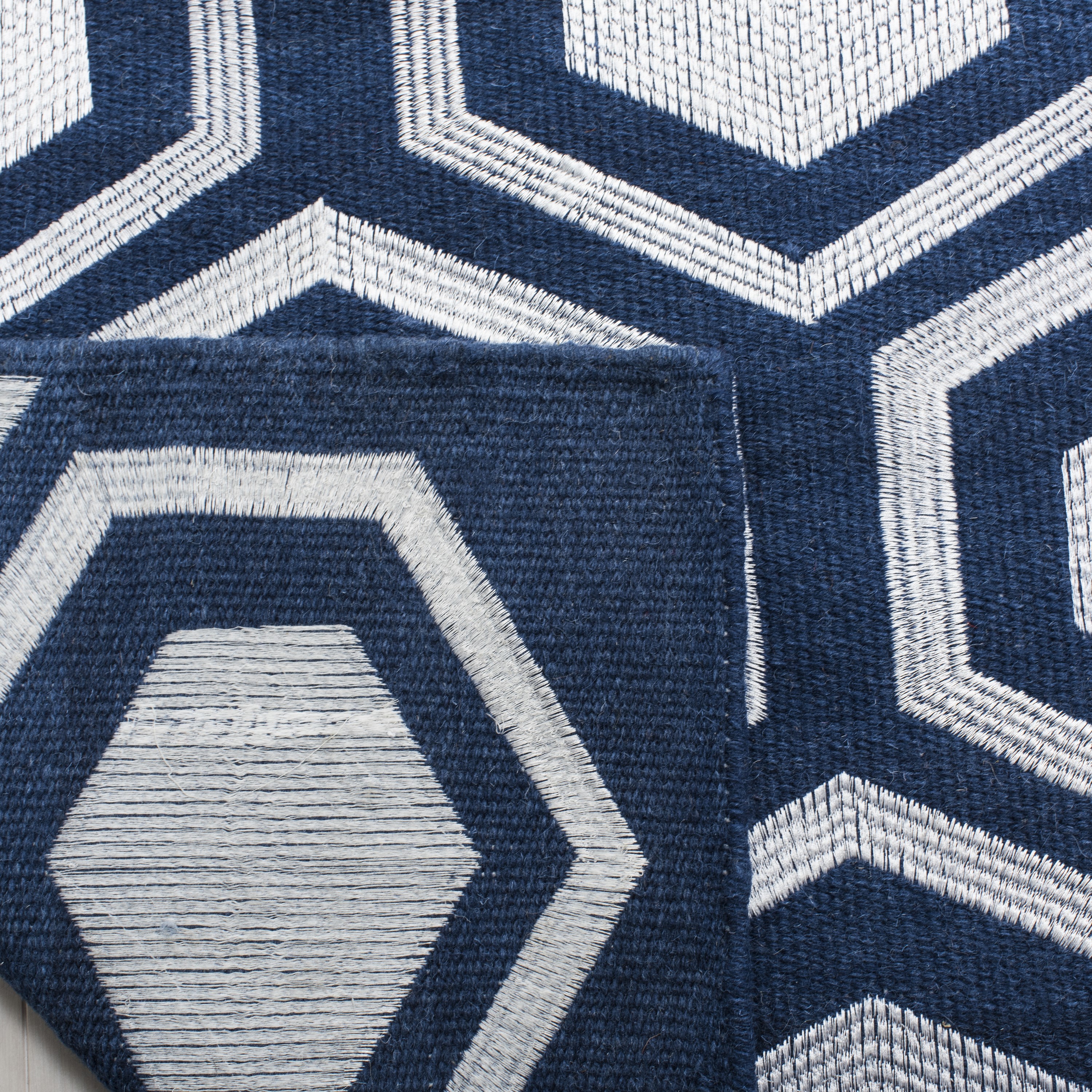 Safavieh KLM629B-5 rugs - View #4