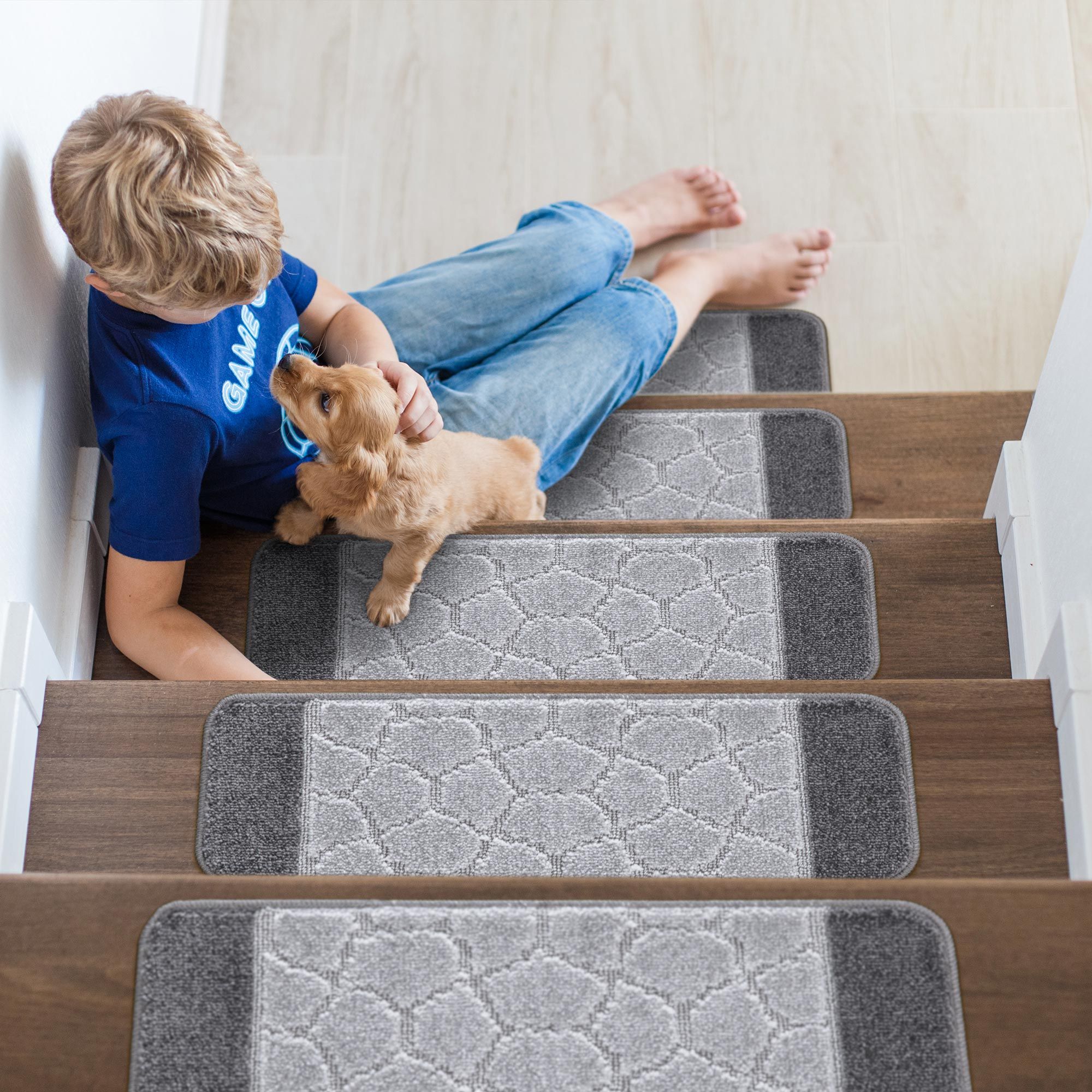 Ottomanson CLD2063-9X26 Cloud 1 x 3 (ft) Loomed Polypropylene Gray Rectangular Indoor Border Mid-Century Modern Machine washable Stair tread rug