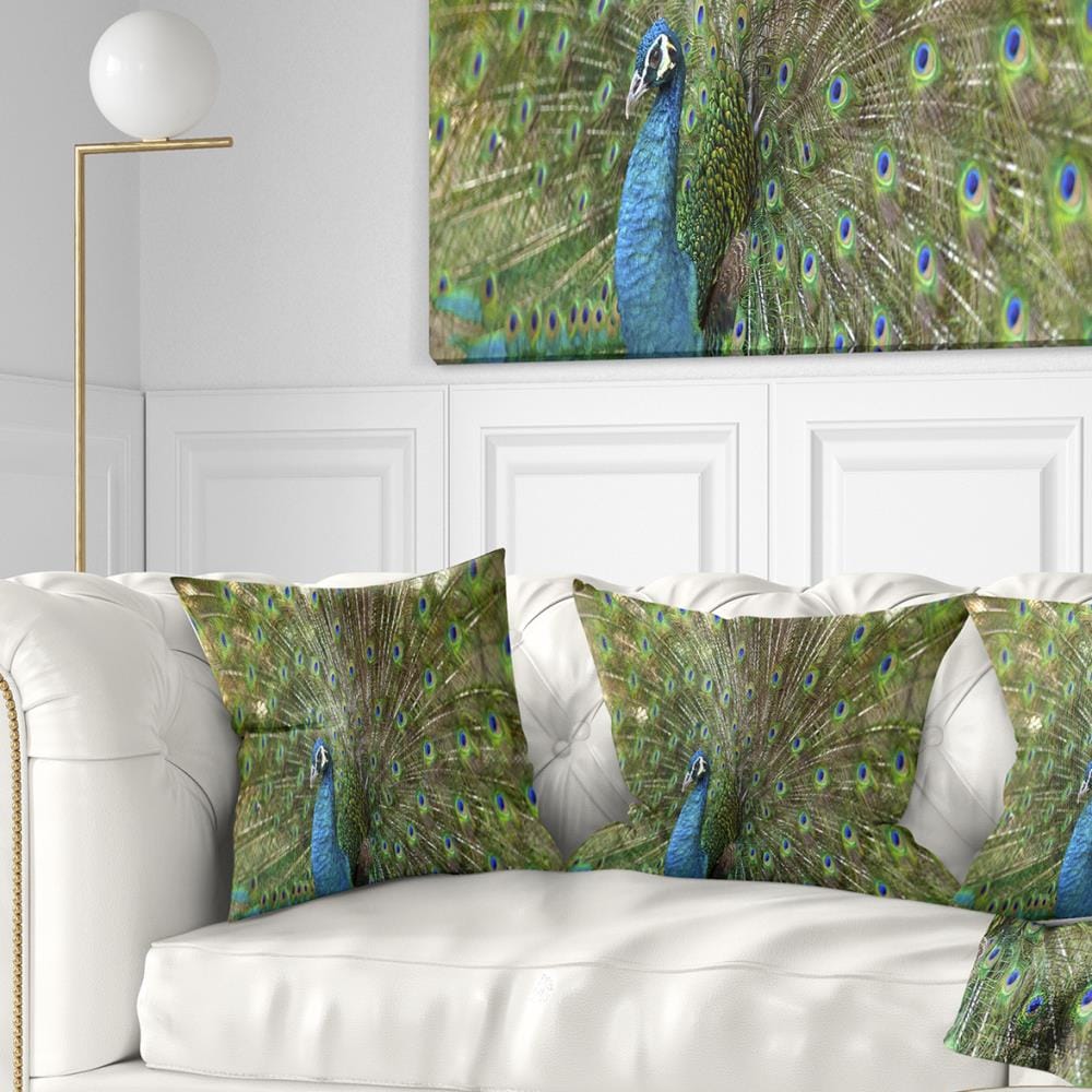 Designart CU7104-18-18 18-in x 18-in Green Indoor Decorative Pillow