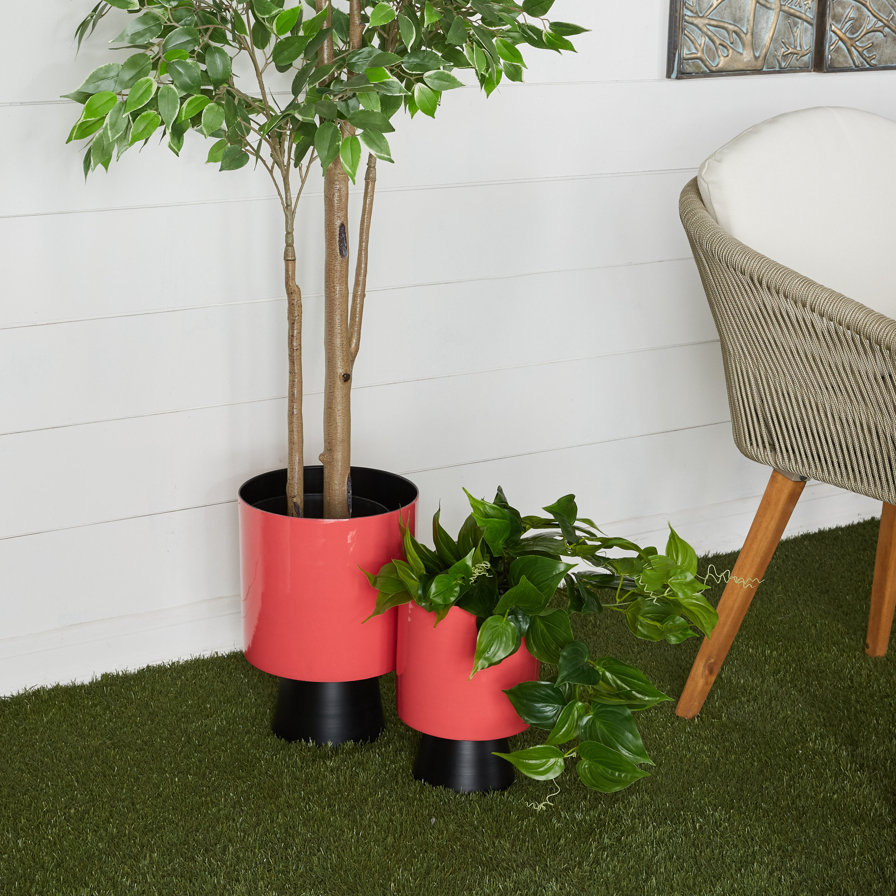 Grayson Lane 51988 2 -Pack Round 10.0-Inches W Medium Red Metal Contemporary/Modern Indoor/Outdoor Planter Stand Included