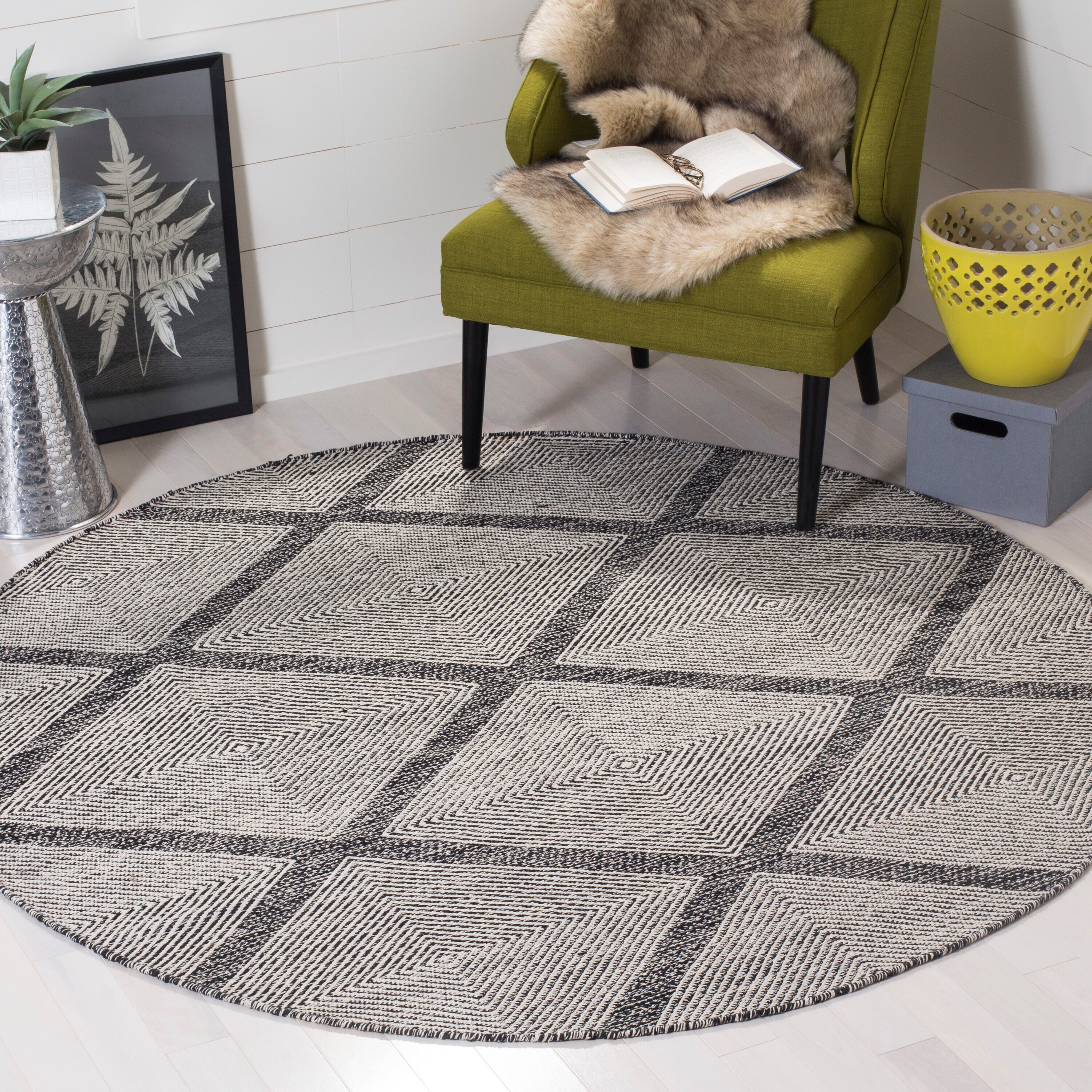 Safavieh MTK821D-6R Montauk Dume 6 x 6 (ft) Cotton Black Round Indoor Trellis Coastal Area rug