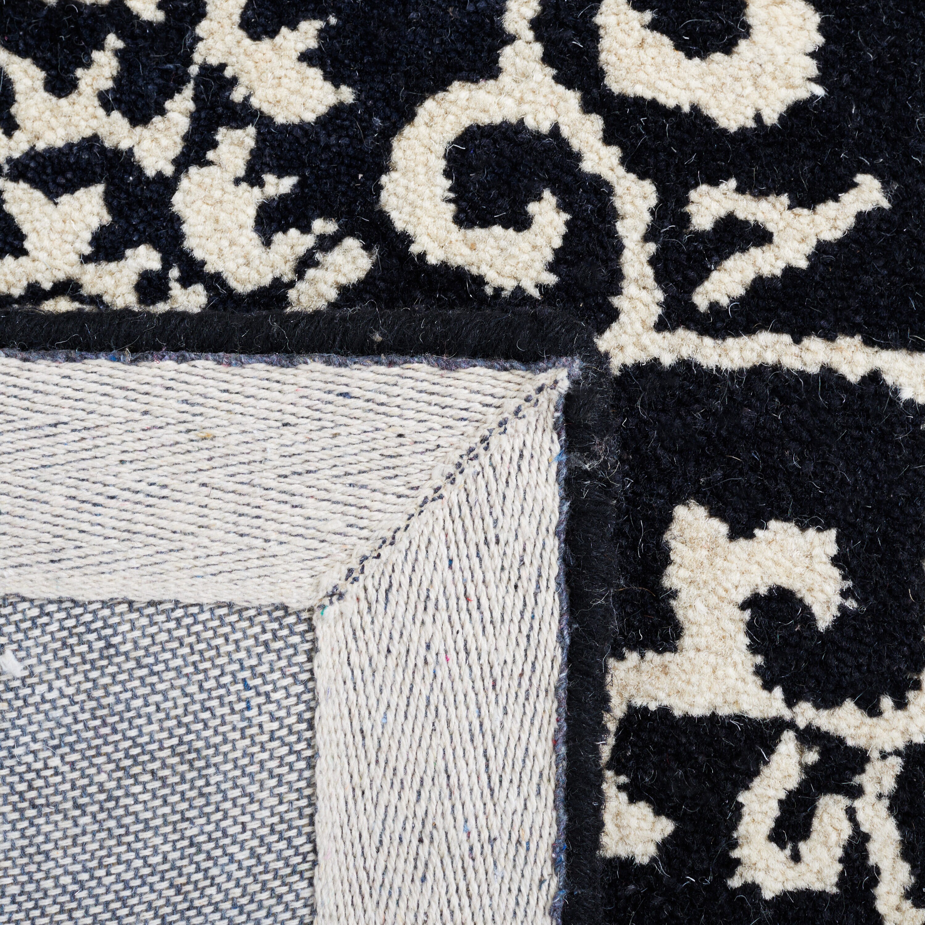 Safavieh AT860Z-5 rugs - View #3