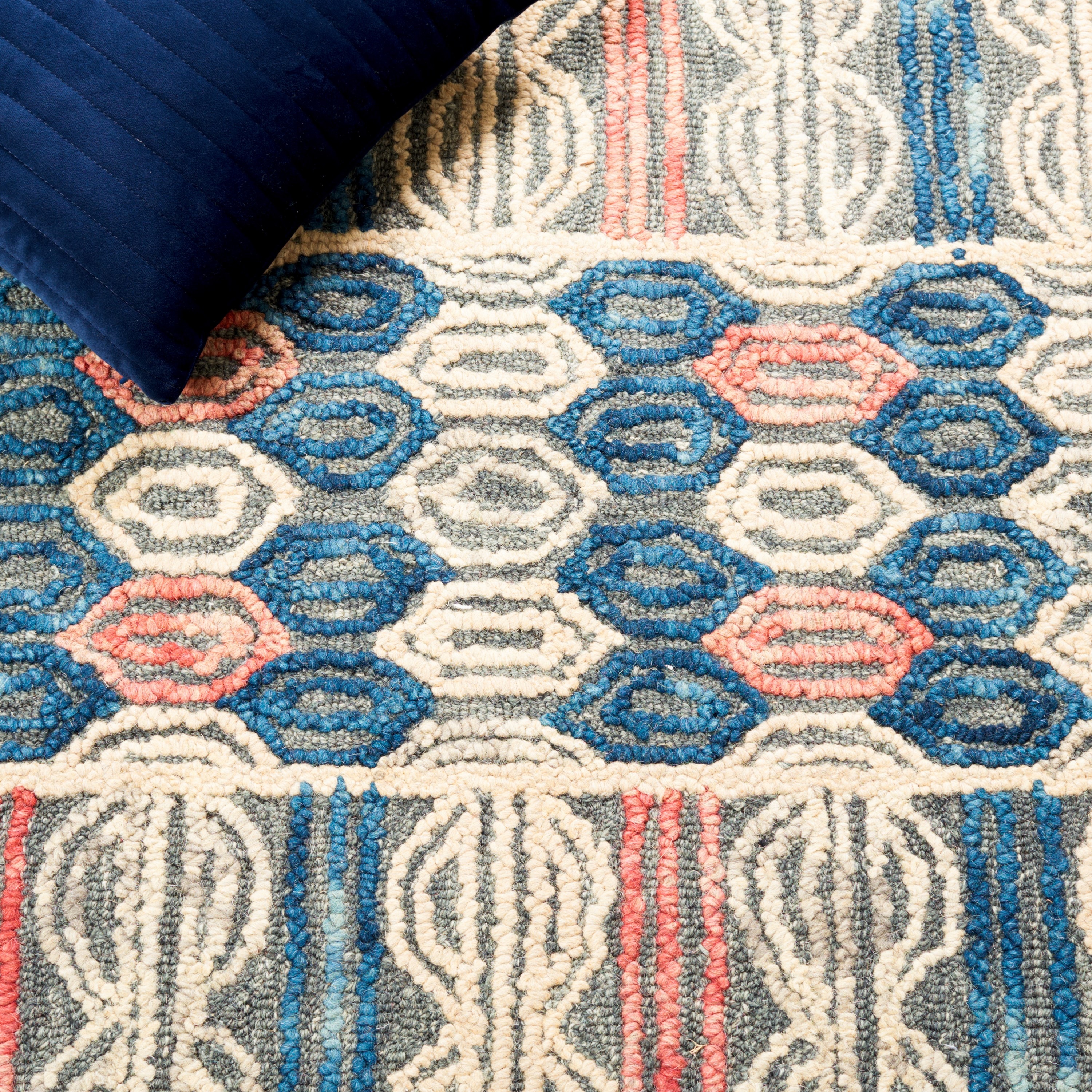 Gray Hand-Tufted Wool 8' x 10' Reversible Rug