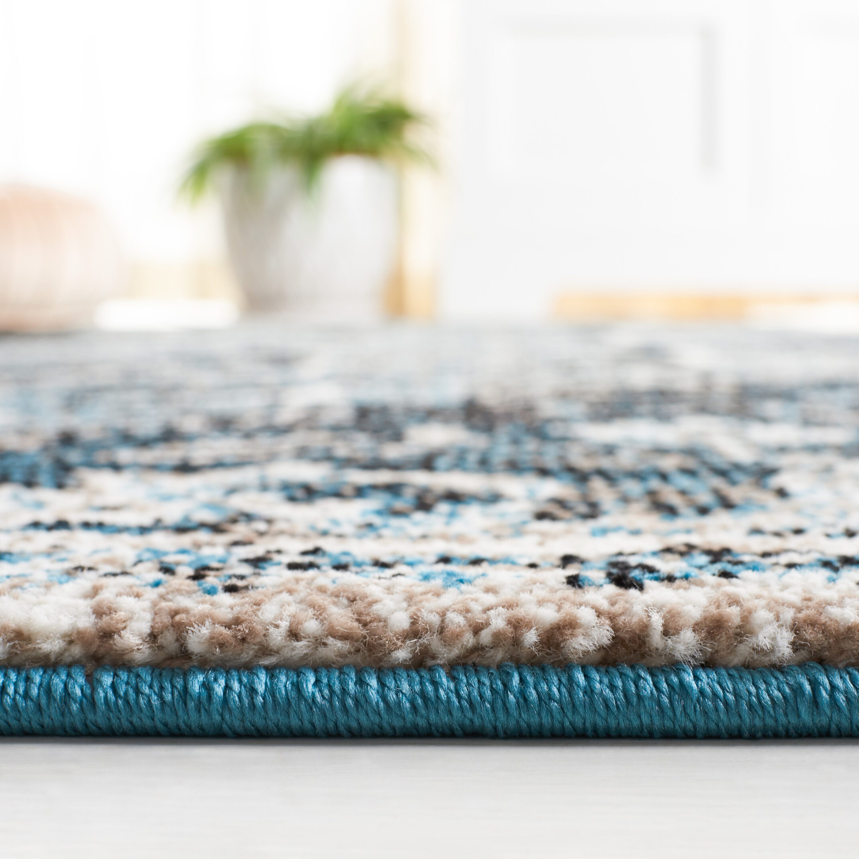 Safavieh VTH226J-7SQ rugs - View #4