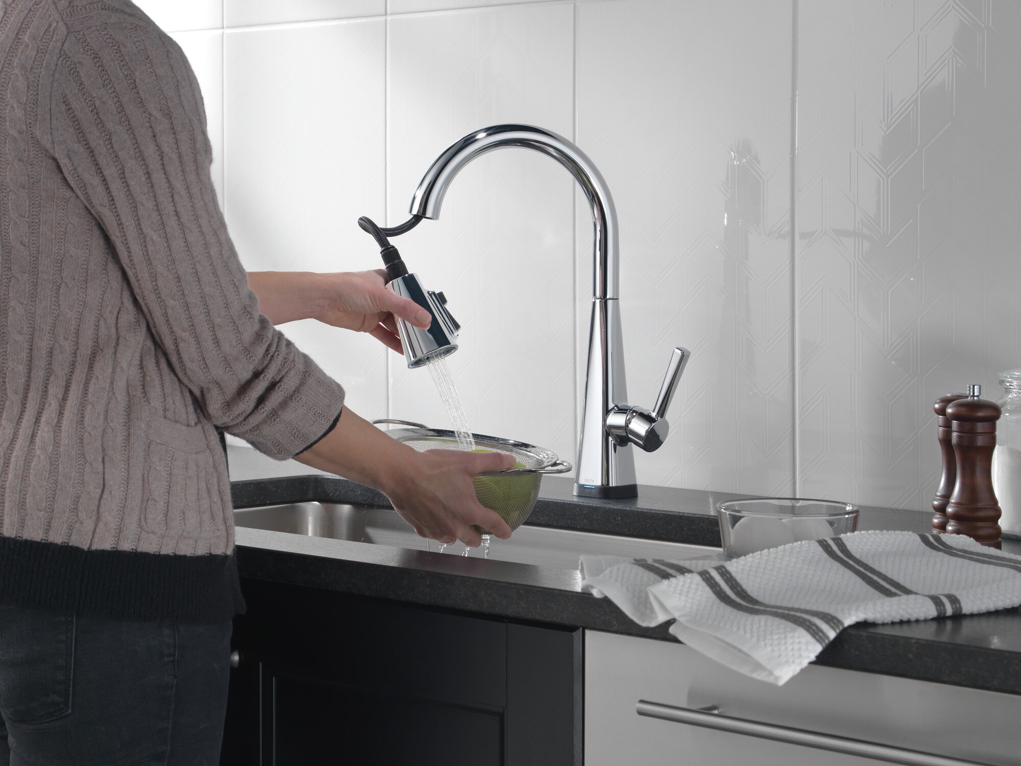 Delta Lenta Touch2O Chrome Single Handle Pulldown Touch Kitchen Faucet