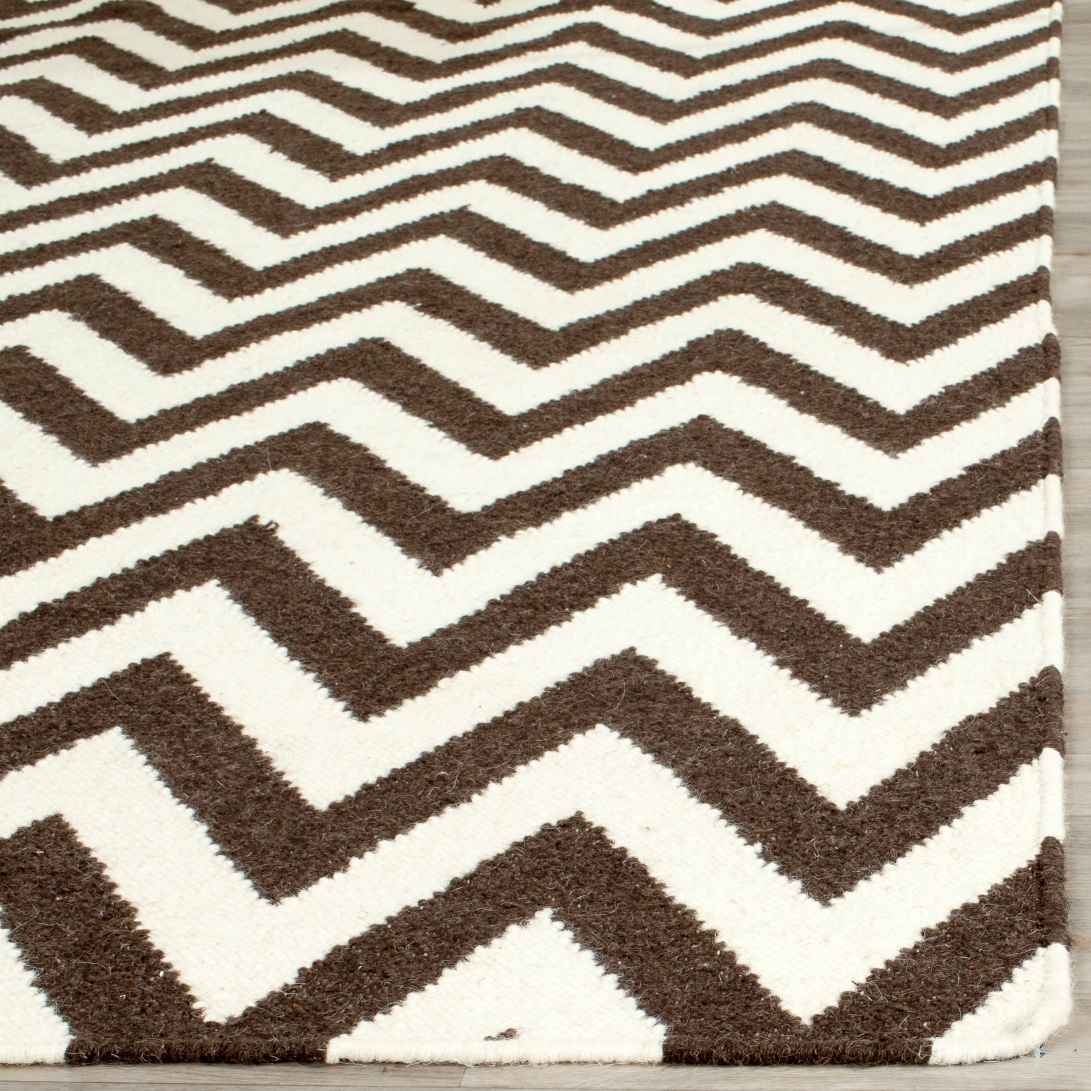 Safavieh DHU557D-28 rugs - View #3