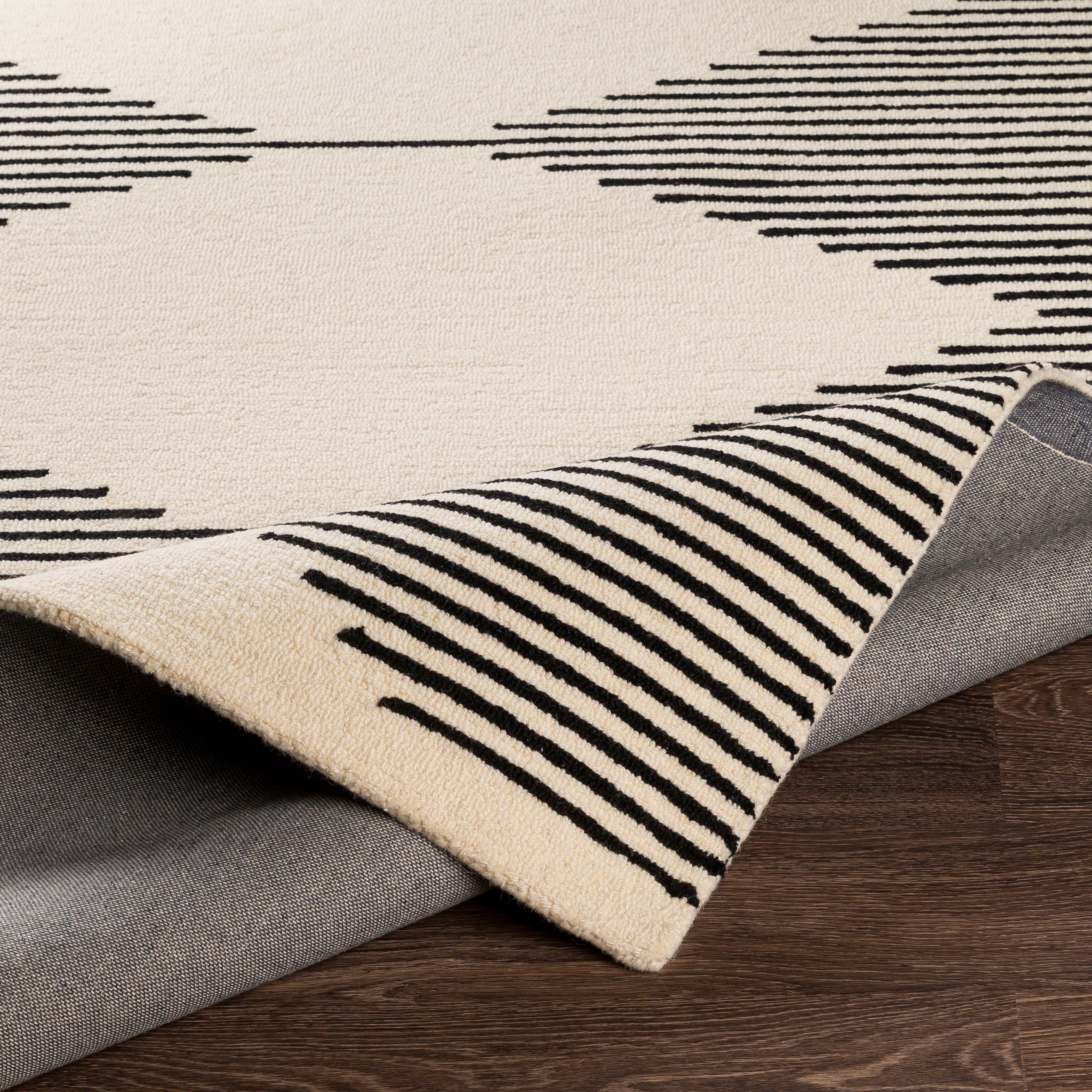 Handmade Tufted Geometric Black Wool Rug 4' x 6'