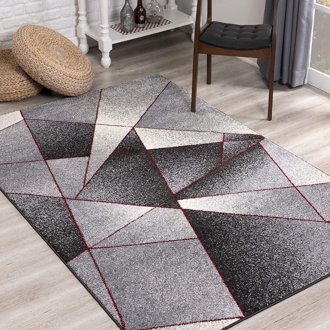 HomeRoots 4000390335 5 x 7 (ft) Rag Polyester Grey Red Rectangular Indoor Geometric Vacuum regularly Area rug